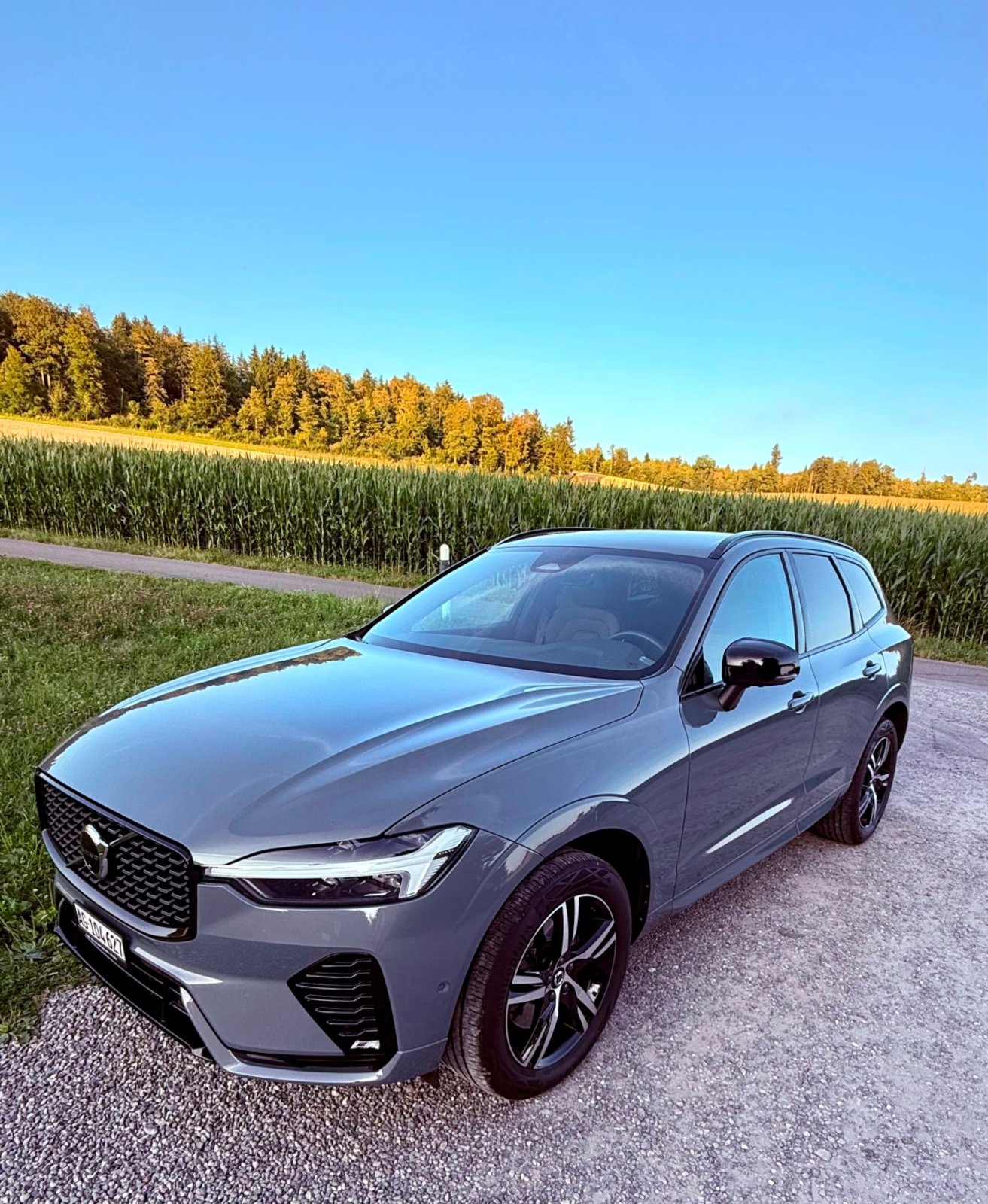 VOLVO XC60 2.0 B4 MH R-Design AWD