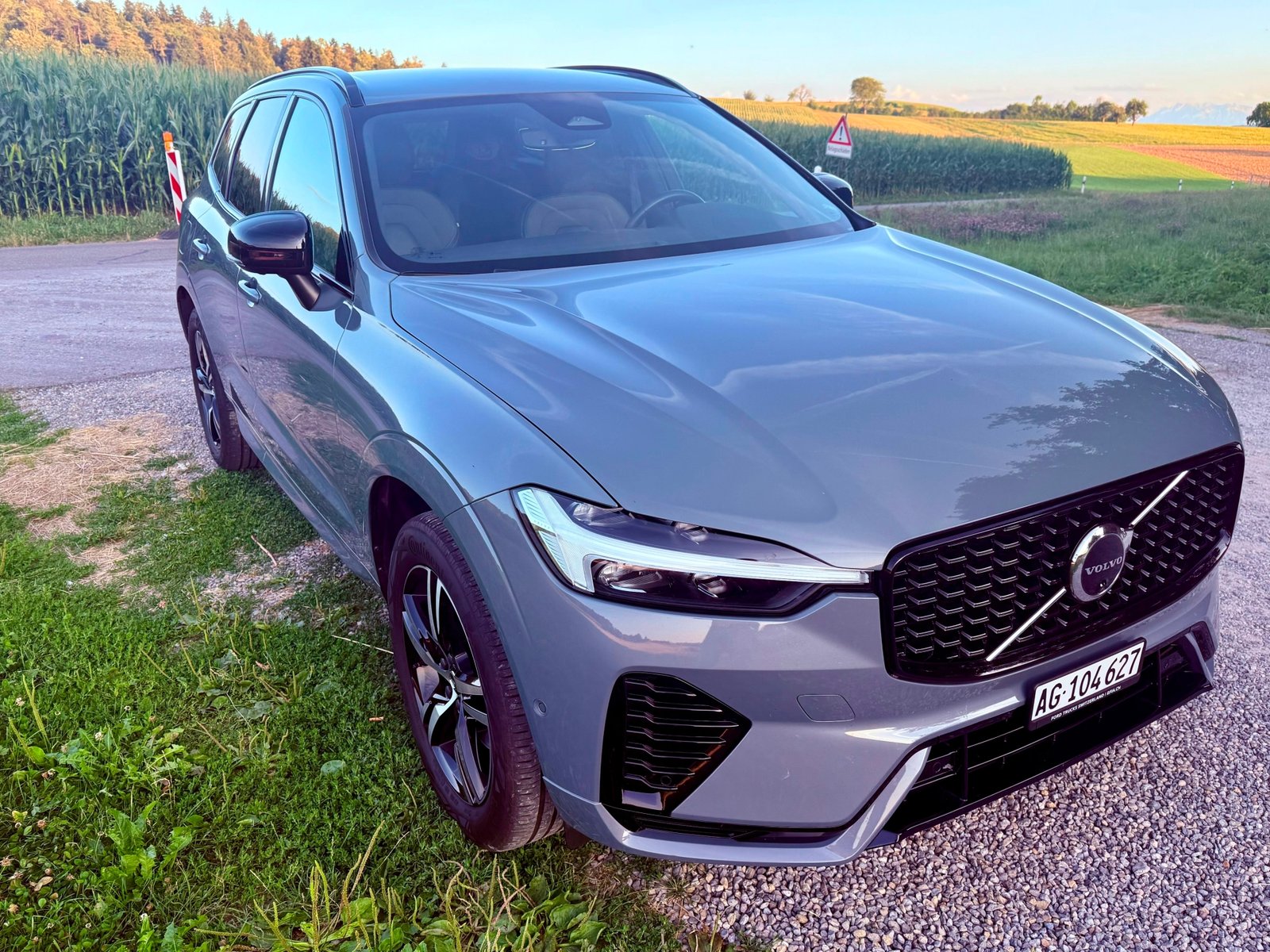 VOLVO XC60 2.0 B4 MH R-Design AWD, Hybride Léger Diesel/Électricité, Occasion / Utilisé, Automatique - 2