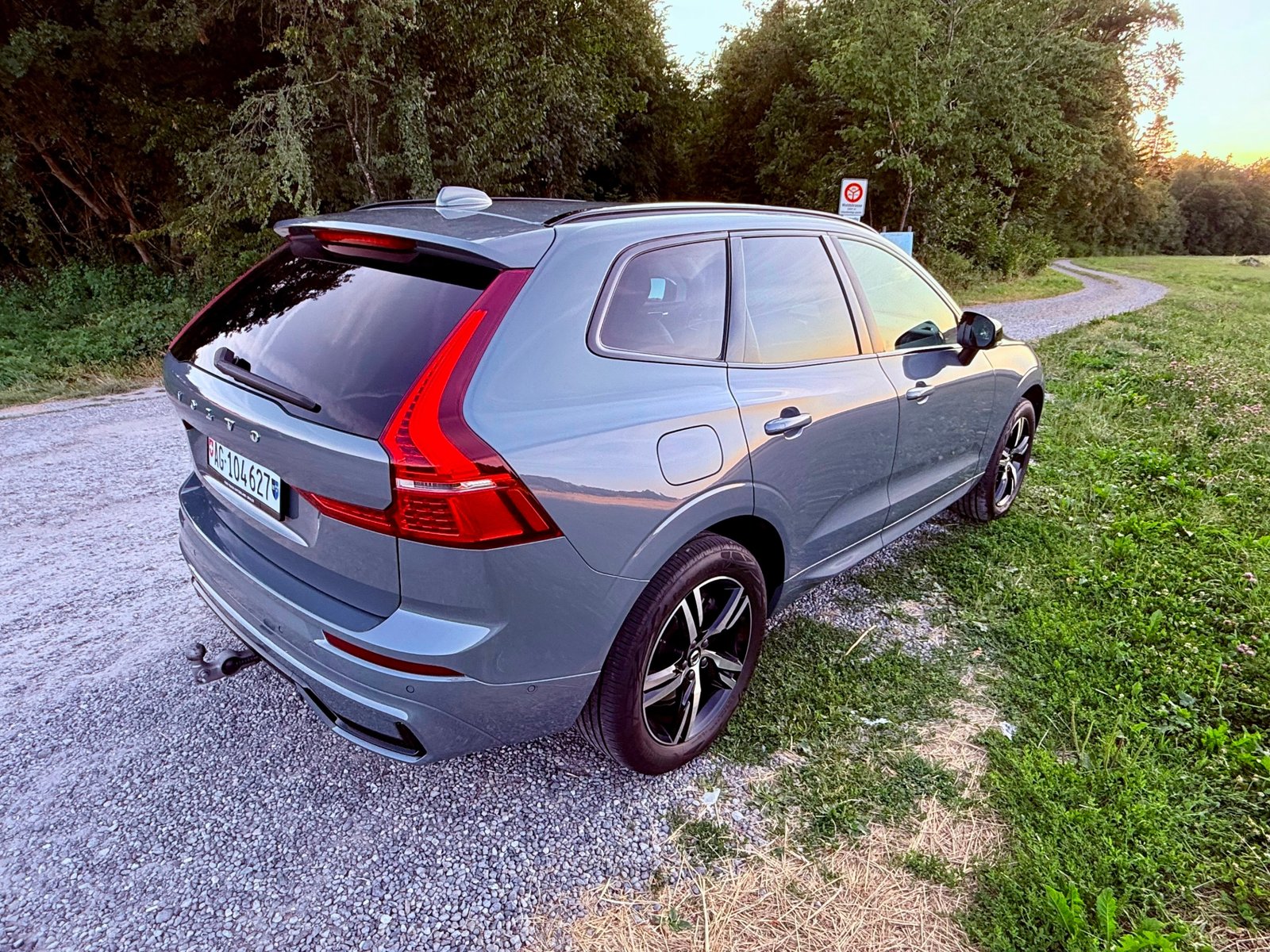 VOLVO XC60 2.0 B4 MH R-Design AWD, Hybride Léger Diesel/Électricité, Occasion / Utilisé, Automatique - 3
