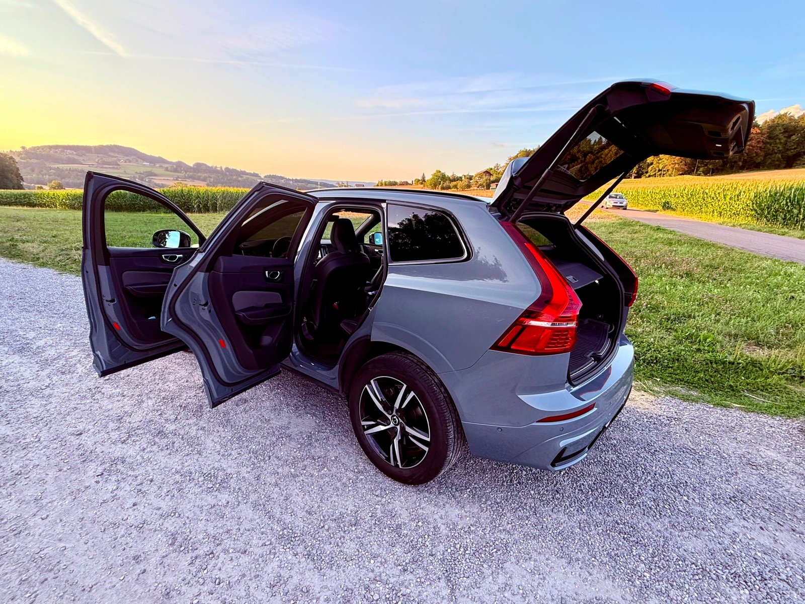 VOLVO XC60 2.0 B4 MH R-Design AWD, Hybride Léger Diesel/Électricité, Occasion / Utilisé, Automatique - 5