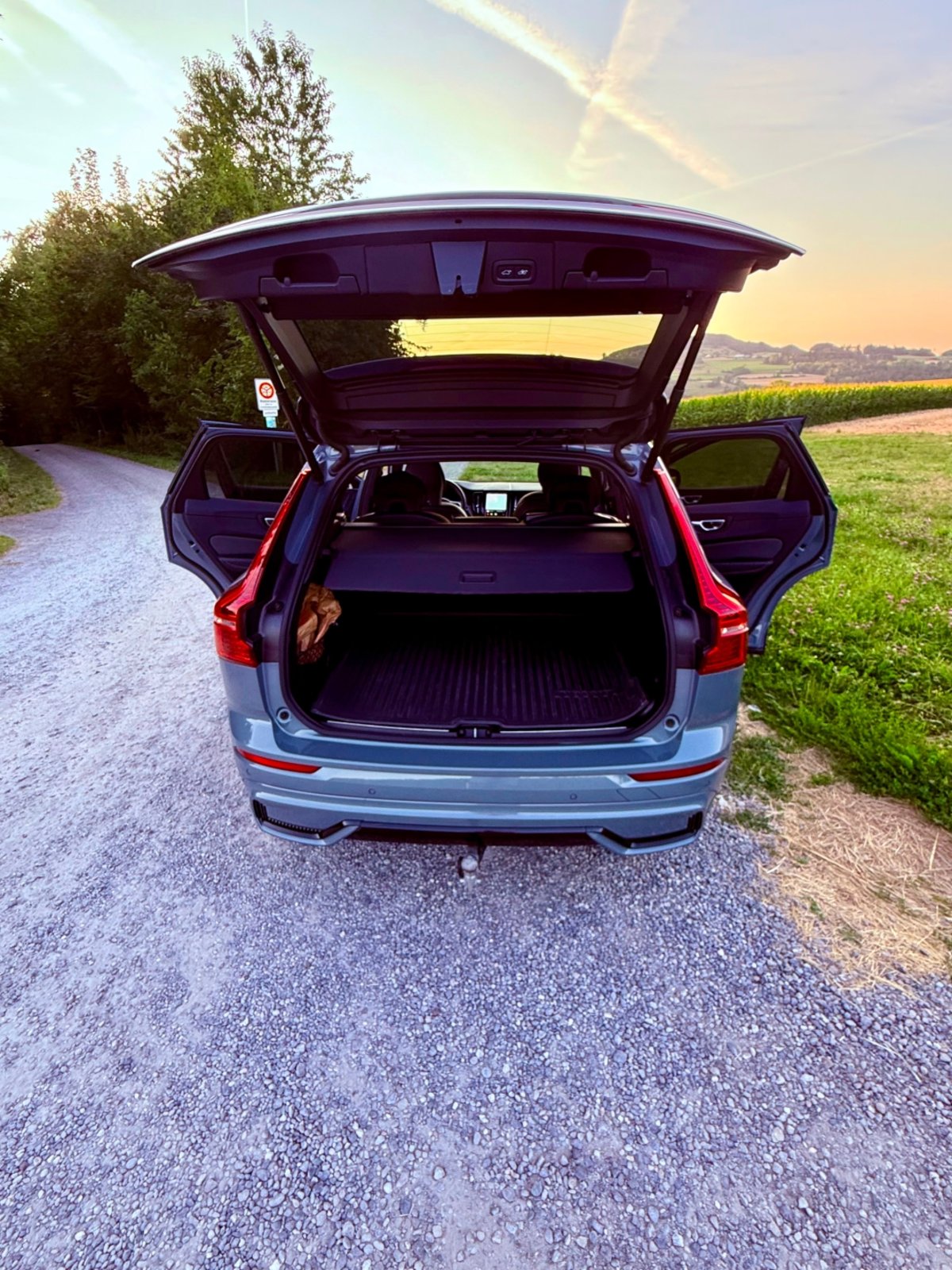 VOLVO XC60 2.0 B4 MH R-Design AWD, Hybride Léger Diesel/Électricité, Occasion / Utilisé, Automatique - 6