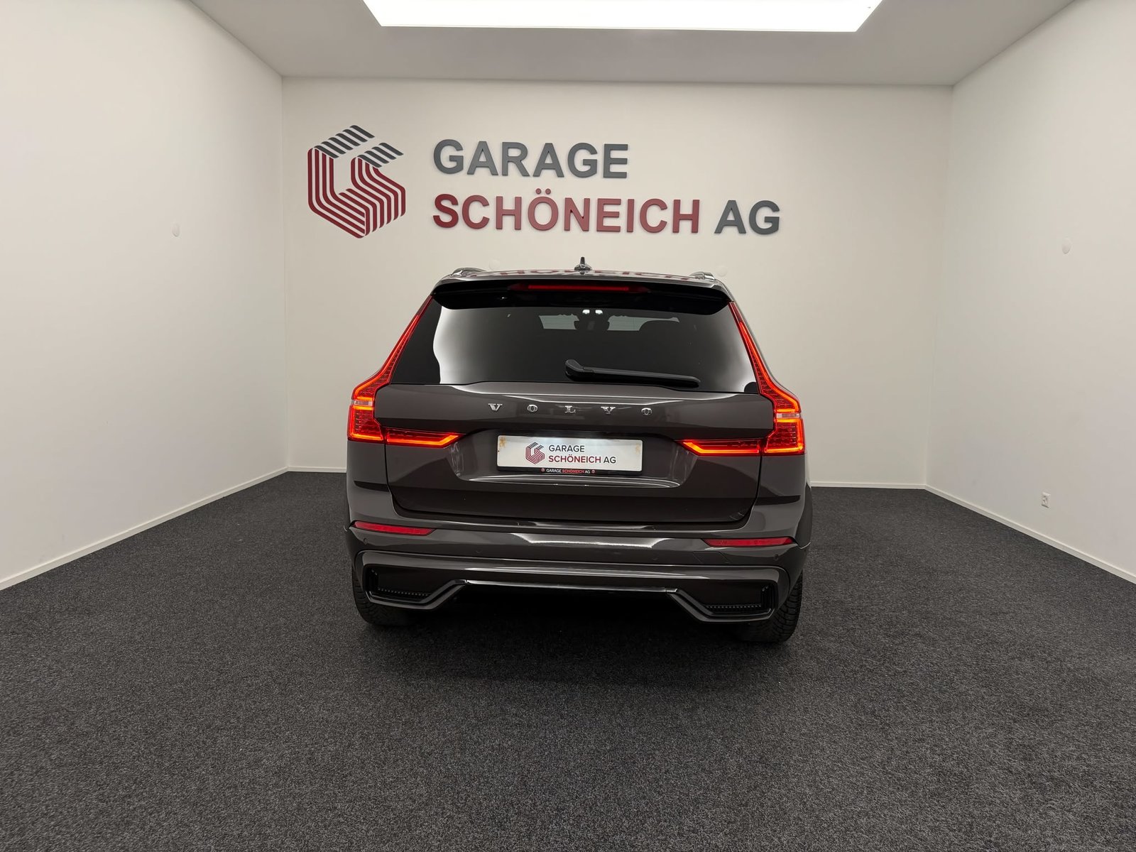 VOLVO XC60 2.0 T6 TE R-Design eAWD, Plug-in-Hybrid Benzin/Elektro, Occasion / Gebraucht, Automatik - 6