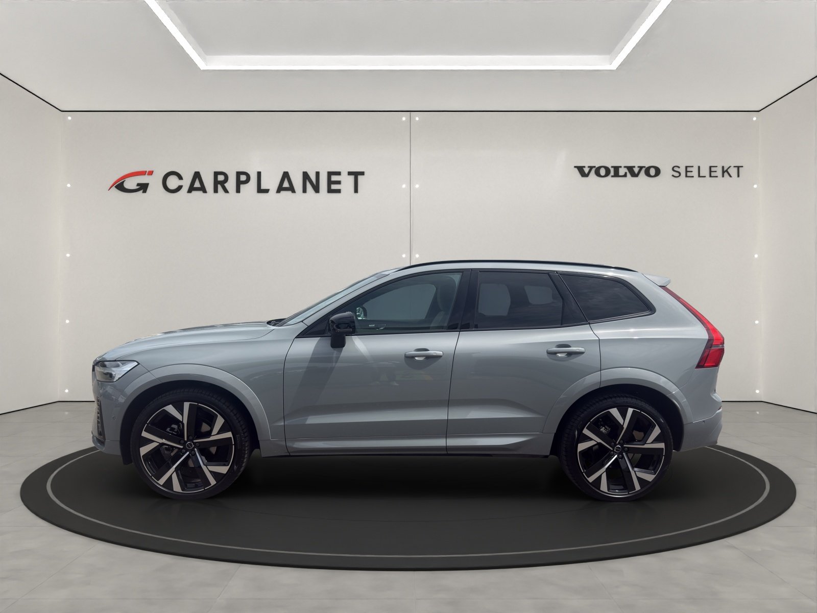 VOLVO XC60 2.0 B5 MH Plus Dark AWD, Mild-Hybrid Benzin/Elektro, Occasion / Gebraucht, Automatik - 2