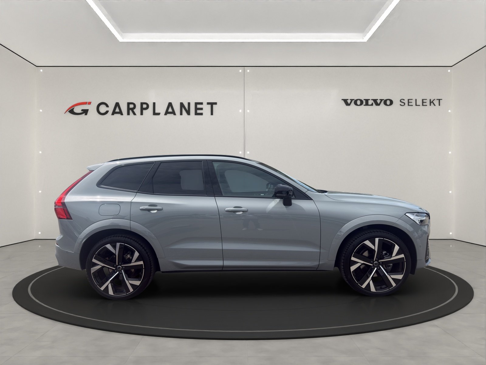 VOLVO XC60 2.0 B5 MH Plus Dark AWD, Mild-Hybrid Benzin/Elektro, Occasion / Gebraucht, Automatik - 3