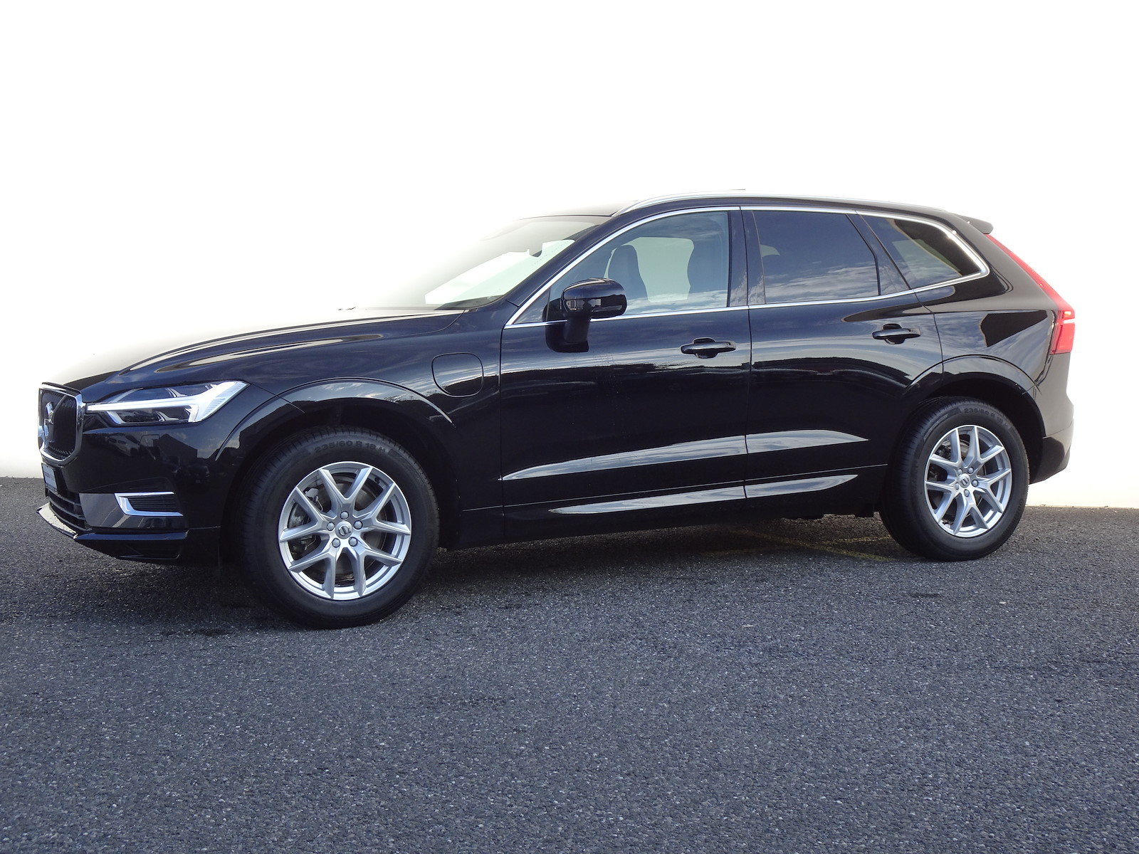VOLVO XC60 2.0 T8 TE Momentum eAWD, Plug-in-Hybrid Petrol/Electric, Second hand / Used, Automatic - 3