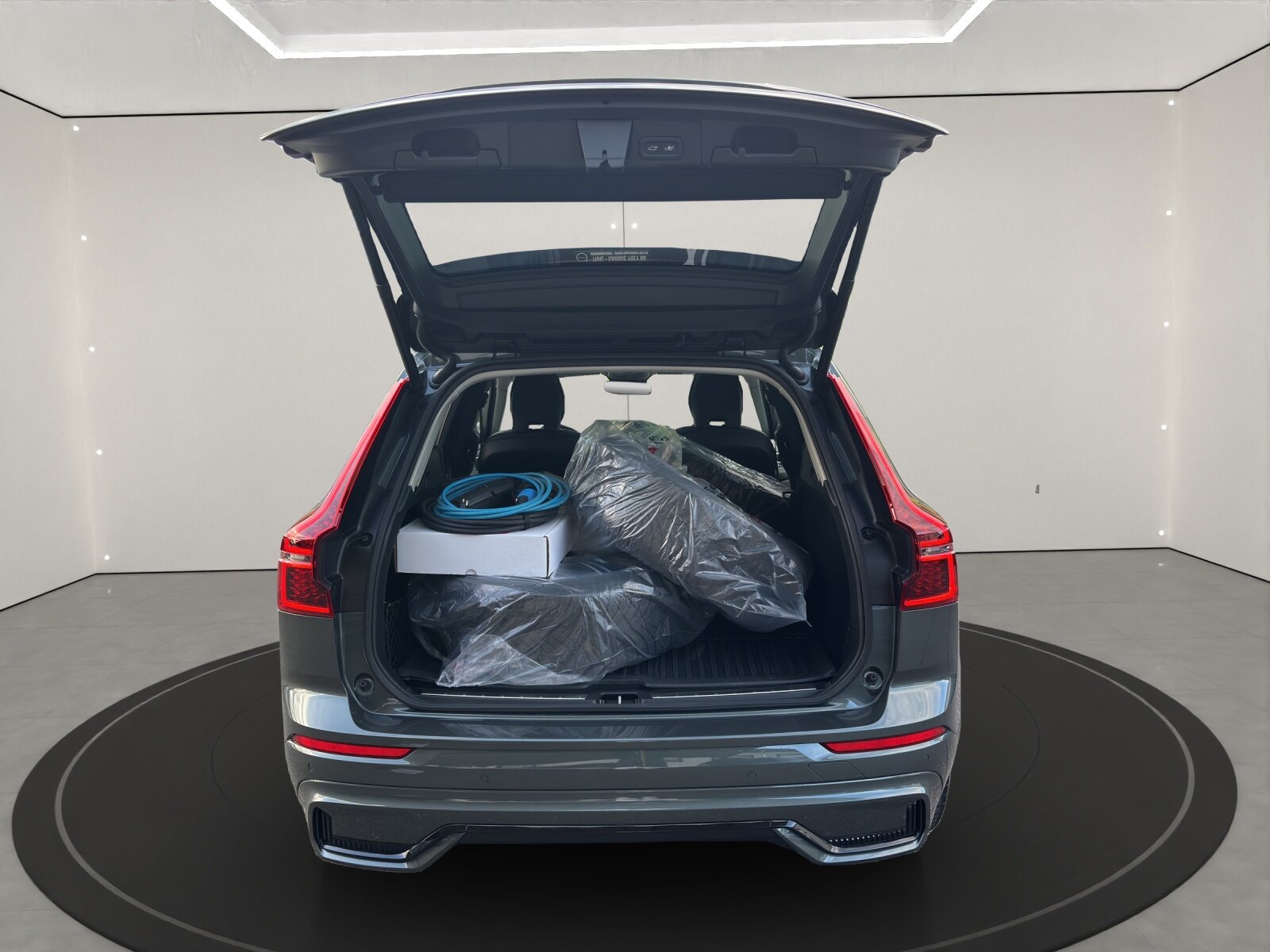 VOLVO XC60 2.0 T8 TE Ultra Dark eAWD, Plug-in-Hybrid Petrol/Electric, Second hand / Used, Automatic - 4