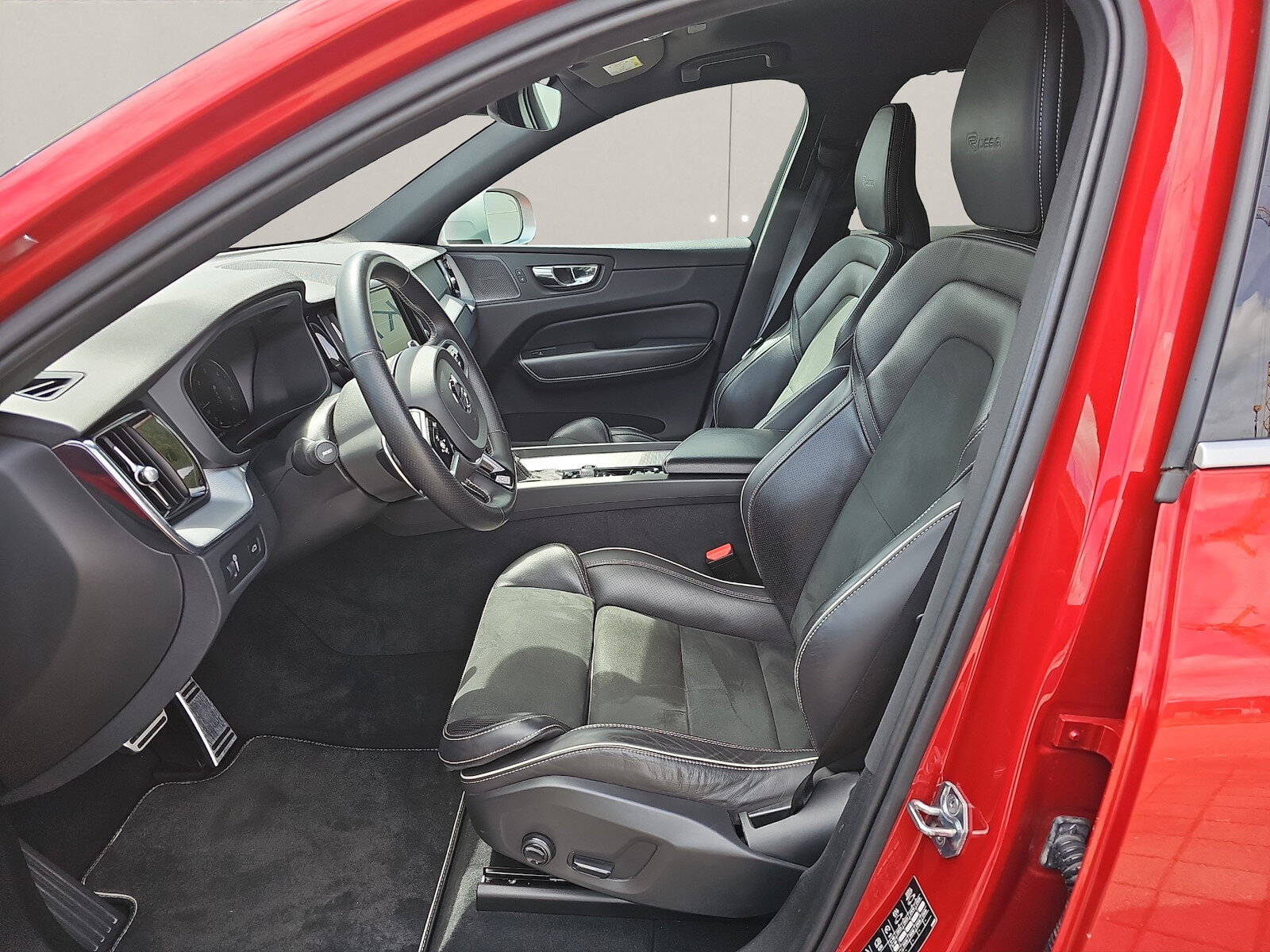 VOLVO XC60 2.0 D5 R-Design AWD, Diesel, Occasion / Gebraucht, Automatik - 6