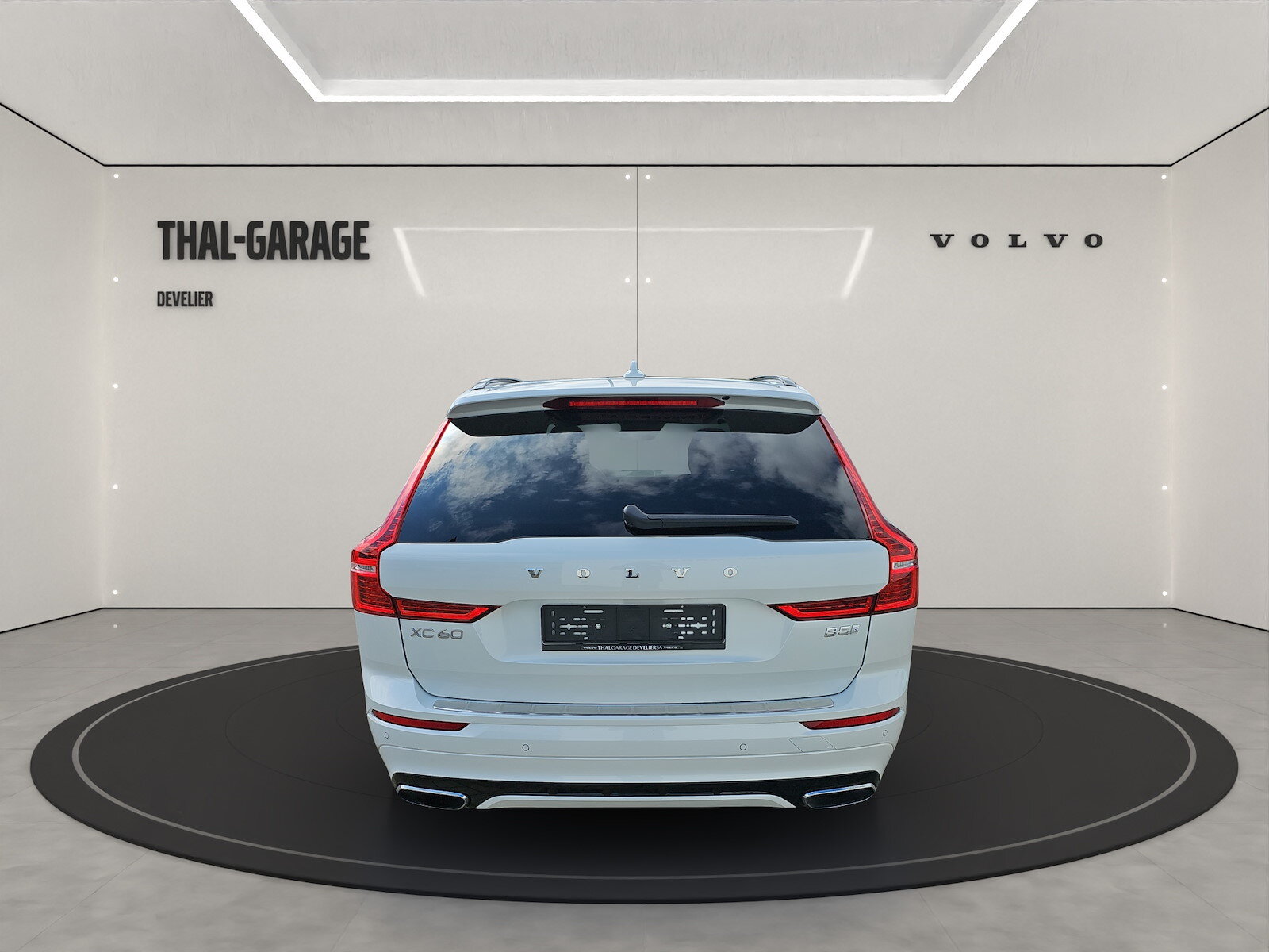 VOLVO XC60 2.0 B5 MH R-Design, Mild-Hybrid Benzin/Elektro, Occasion / Gebraucht, Automatik - 4
