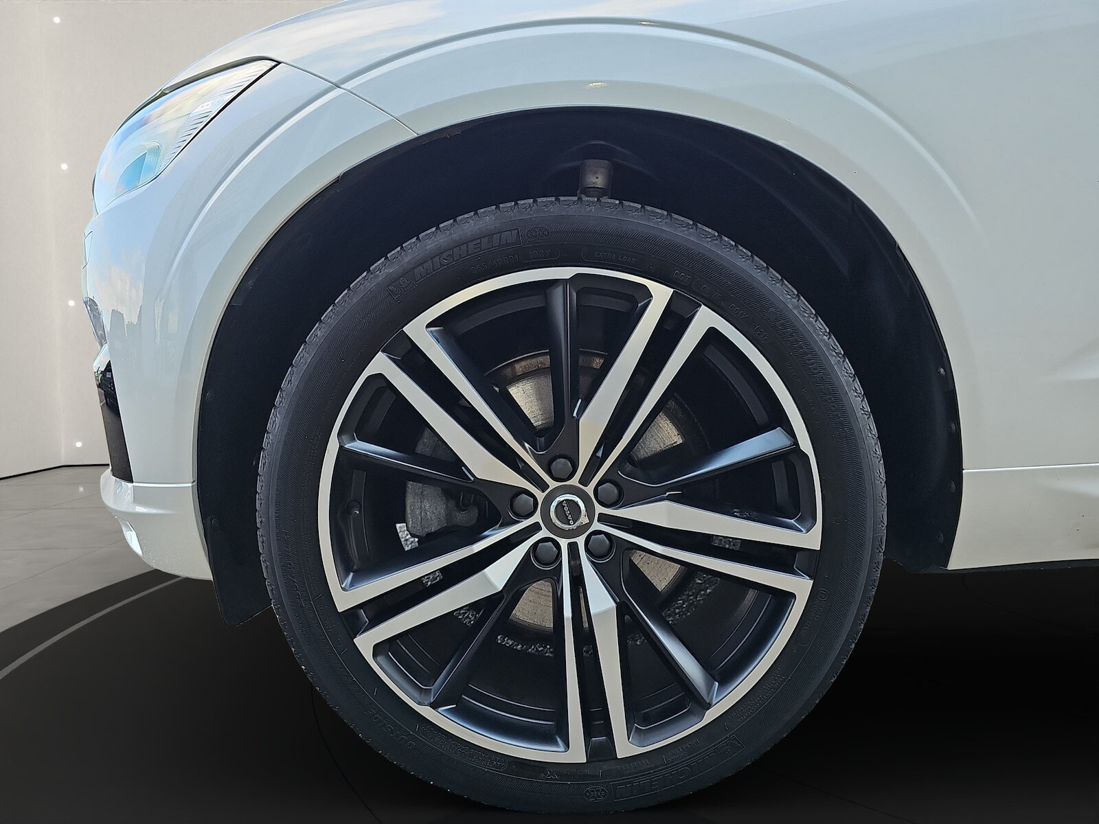 VOLVO XC60 2.0 B5 MH R-Design, Mild-Hybrid Benzin/Elektro, Occasion / Gebraucht, Automatik - 5