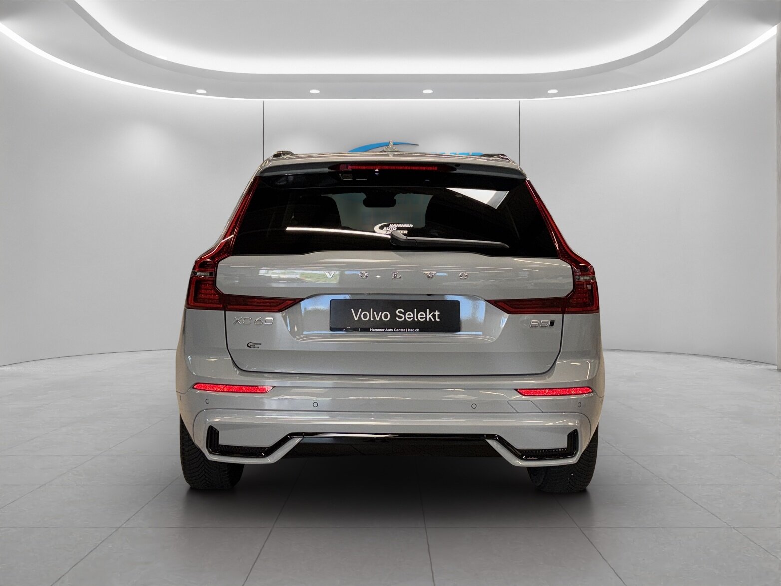 VOLVO XC60 2.0 B5 MH Plus Dark AWD, Mild-Hybrid Benzin/Elektro, Occasion / Gebraucht, Automatik - 4