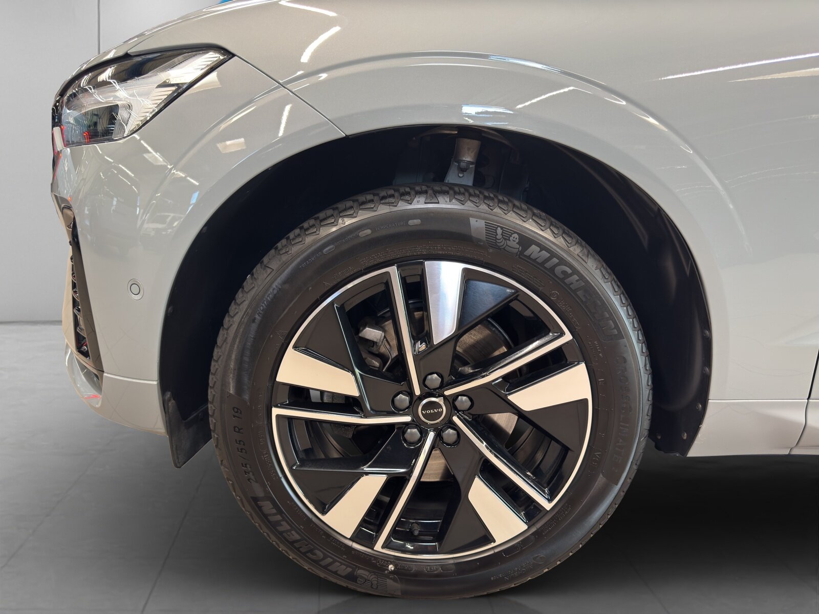 VOLVO XC60 2.0 B5 MH Plus Dark AWD, Mild-Hybrid Benzin/Elektro, Occasion / Gebraucht, Automatik - 7