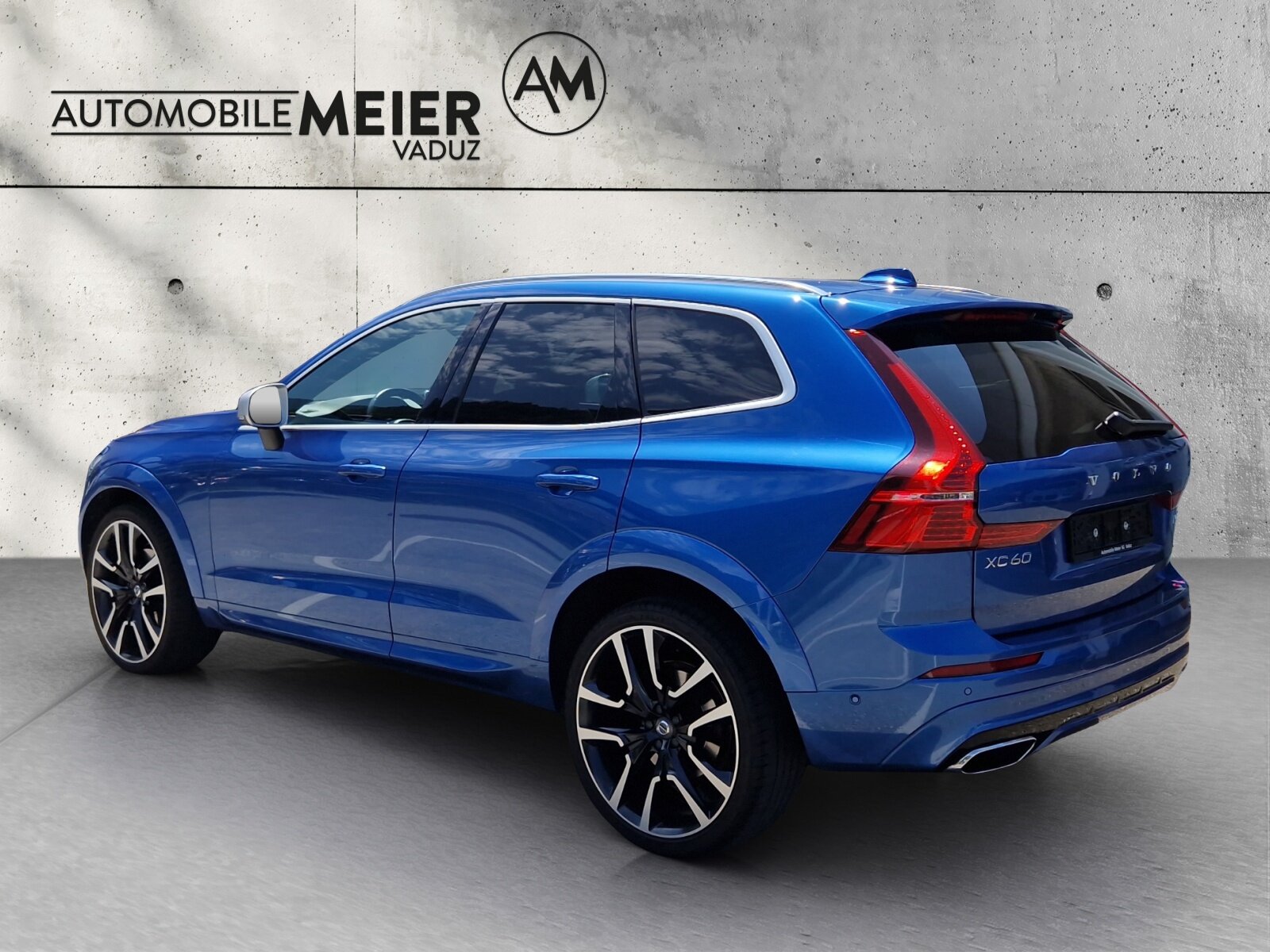 VOLVO XC60 2.0 T6 R-Design AWD, Benzin, Occasion / Gebraucht, Automatik - 2