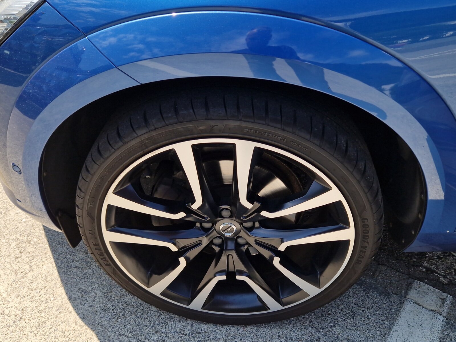 VOLVO XC60 2.0 T6 R-Design AWD, Benzin, Occasion / Gebraucht, Automatik - 6