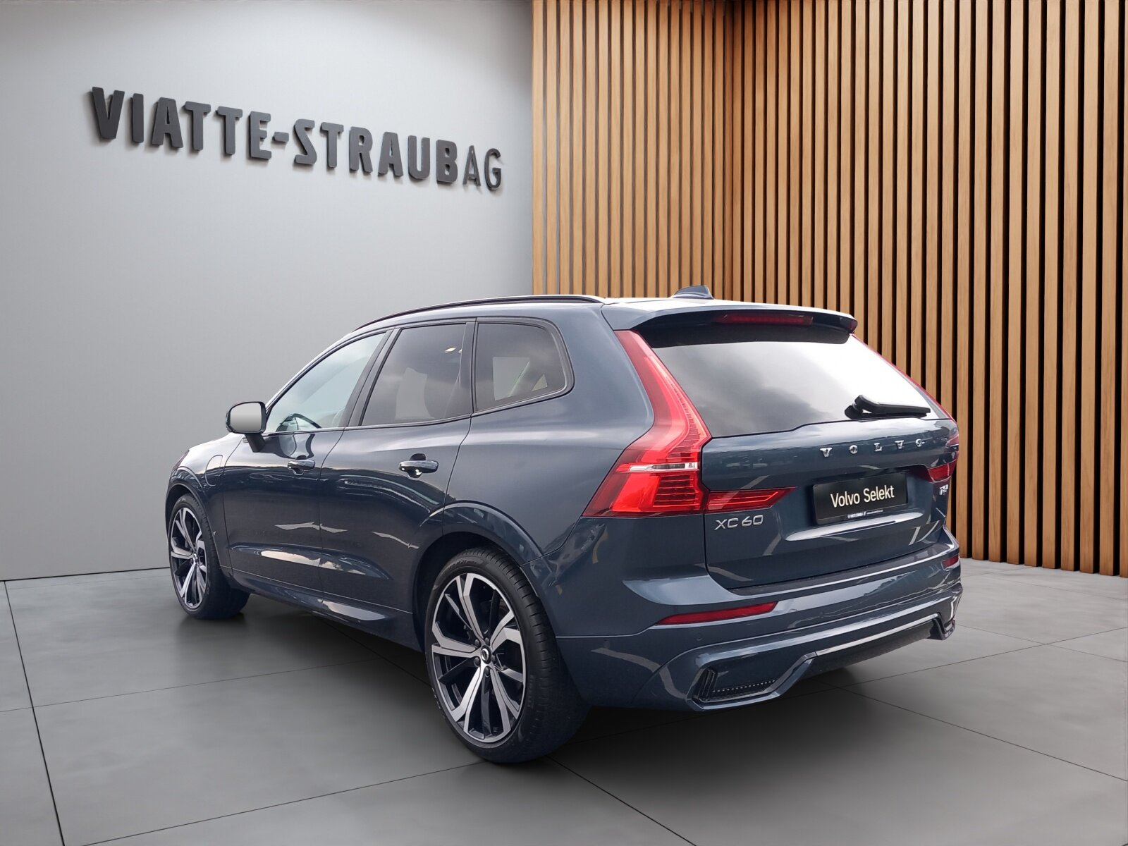 VOLVO XC60 2.0 T8 TE XCLUSIVE Ultra Dark eAWD, Plug-in-Hybrid Benzin/Elektro, Occasion / Gebraucht, Automatik - 2