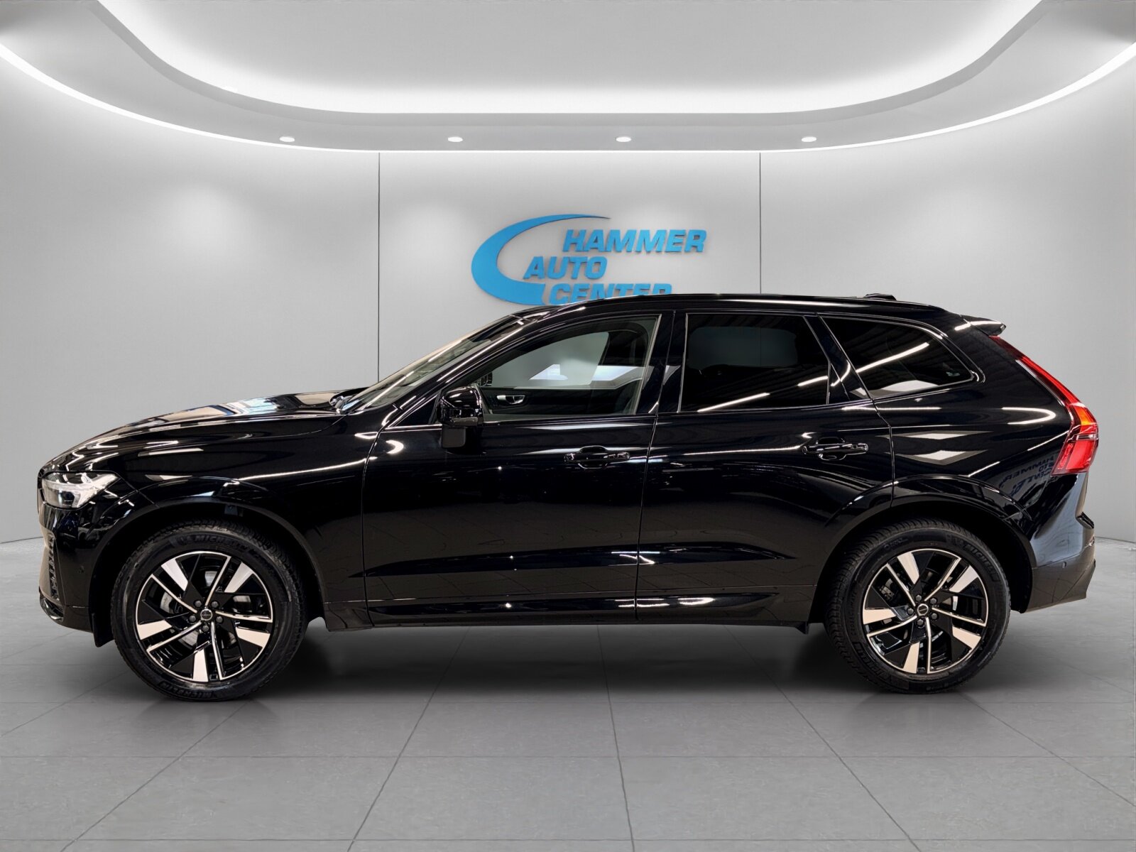 VOLVO XC60 2.0 B5 MH Plus Dark AWD, Mild-Hybrid Benzin/Elektro, Occasion / Gebraucht, Automatik - 2