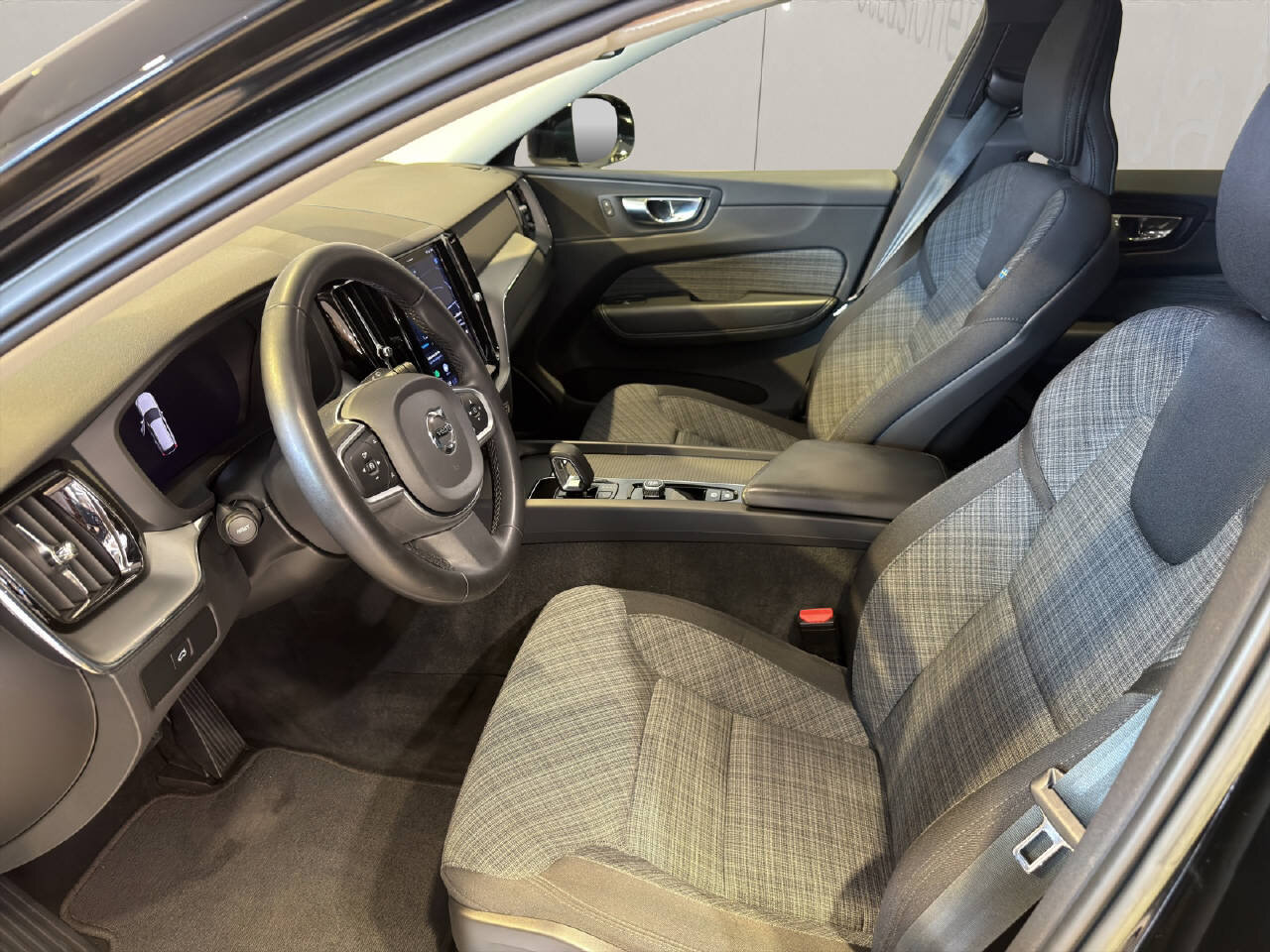 VOLVO XC60 2.0 B4 MH Momentum AWD, Hybride Léger Diesel/Électricité, Occasion / Utilisé, Automatique - 5