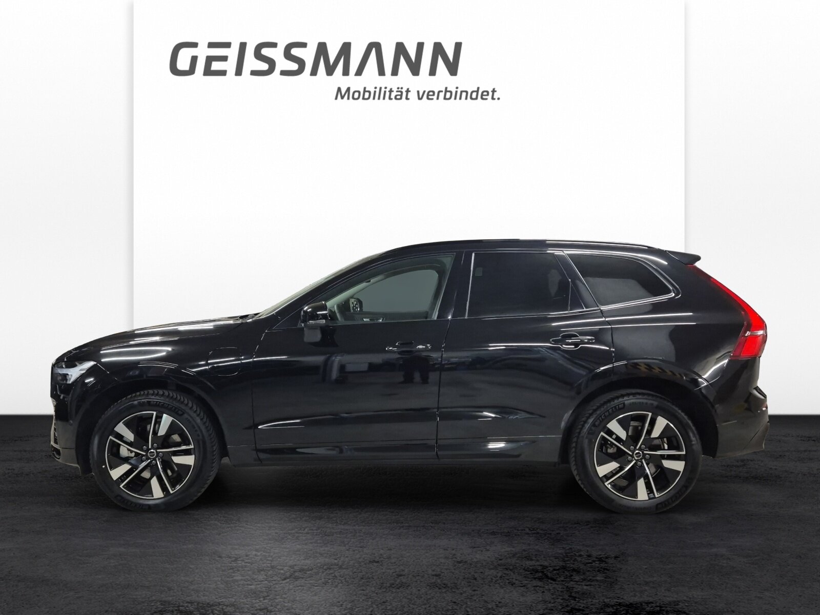 VOLVO XC60 2.0 T6 TE Plus Dark eAWD, Plug-in-Hybrid Petrol/Electric, Second hand / Used, Automatic - 4
