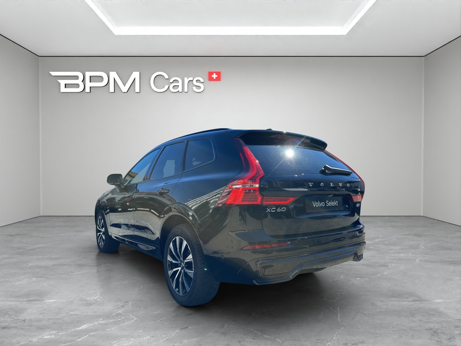 VOLVO XC60 2.0 B5 MH Plus Dark AWD, Hybride Léger Essence/Électricité, Occasion / Utilisé, Automatique - 3