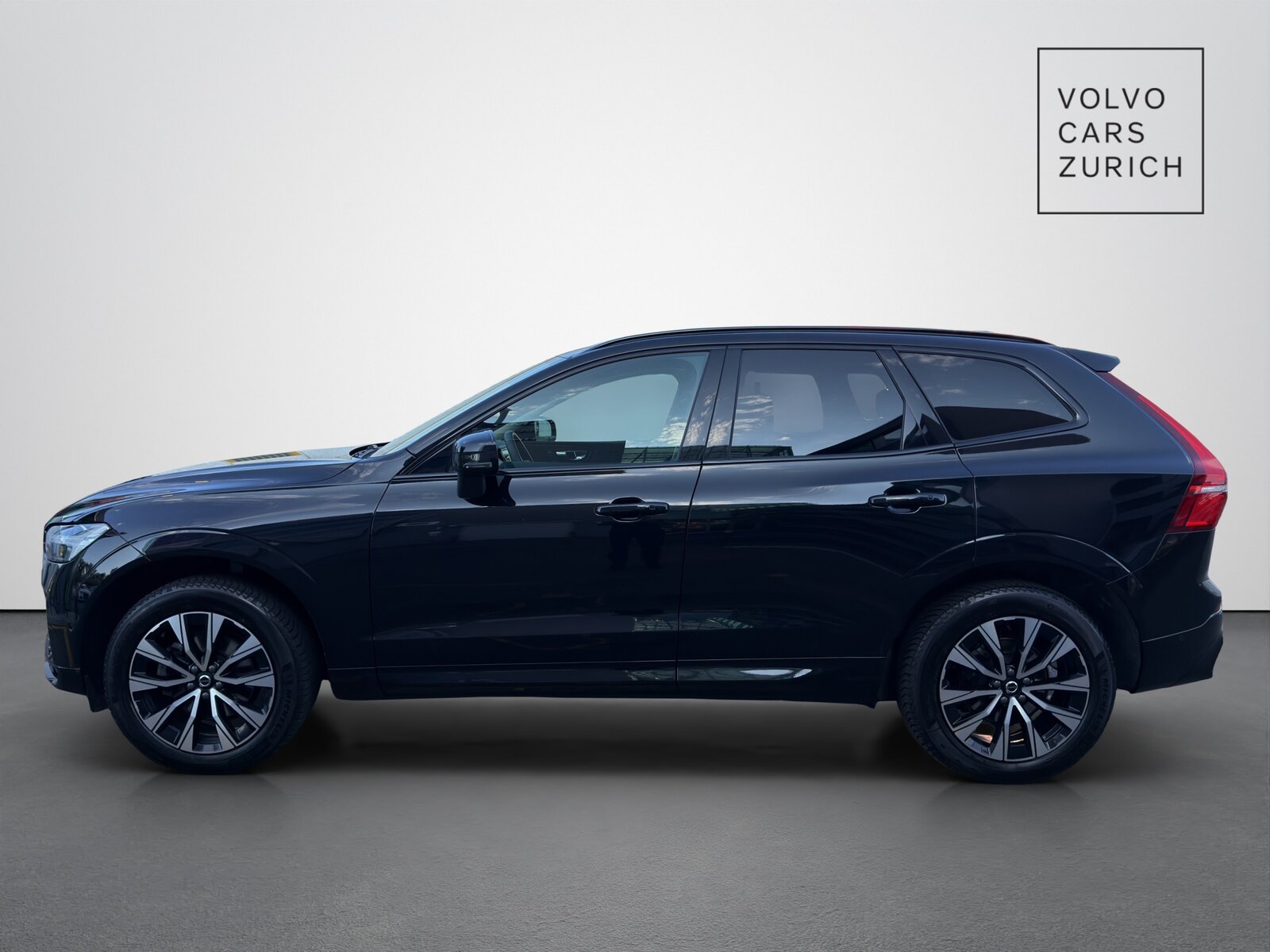 VOLVO XC60 2.0 B5 MH Plus Dark AWD, Mild-Hybrid Petrol/Electric, Second hand / Used, Automatic - 3