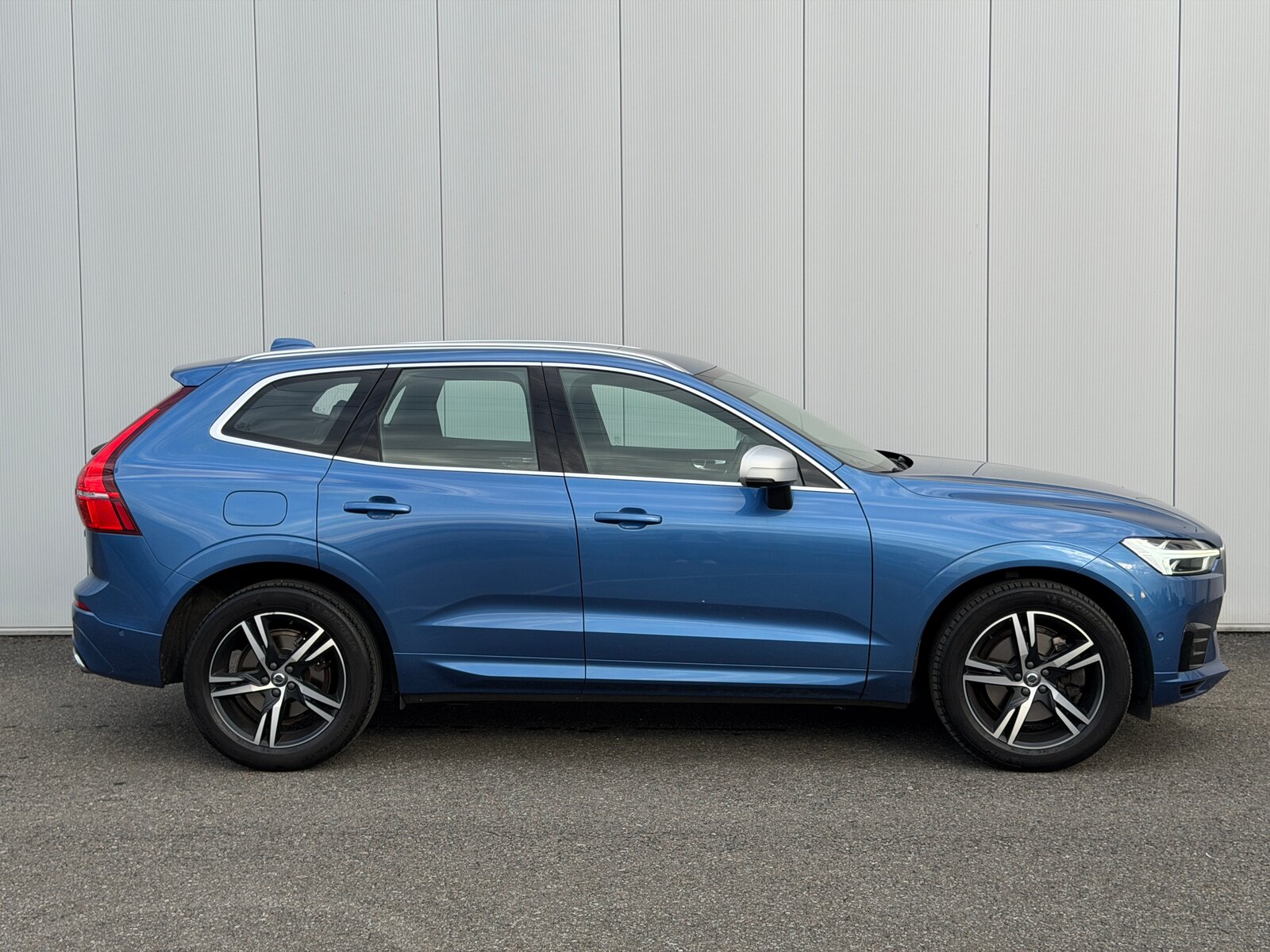 VOLVO XC60 D4 AWD R-Design Geartronic, Diesel, Occasion / Gebraucht, Automatik - 3