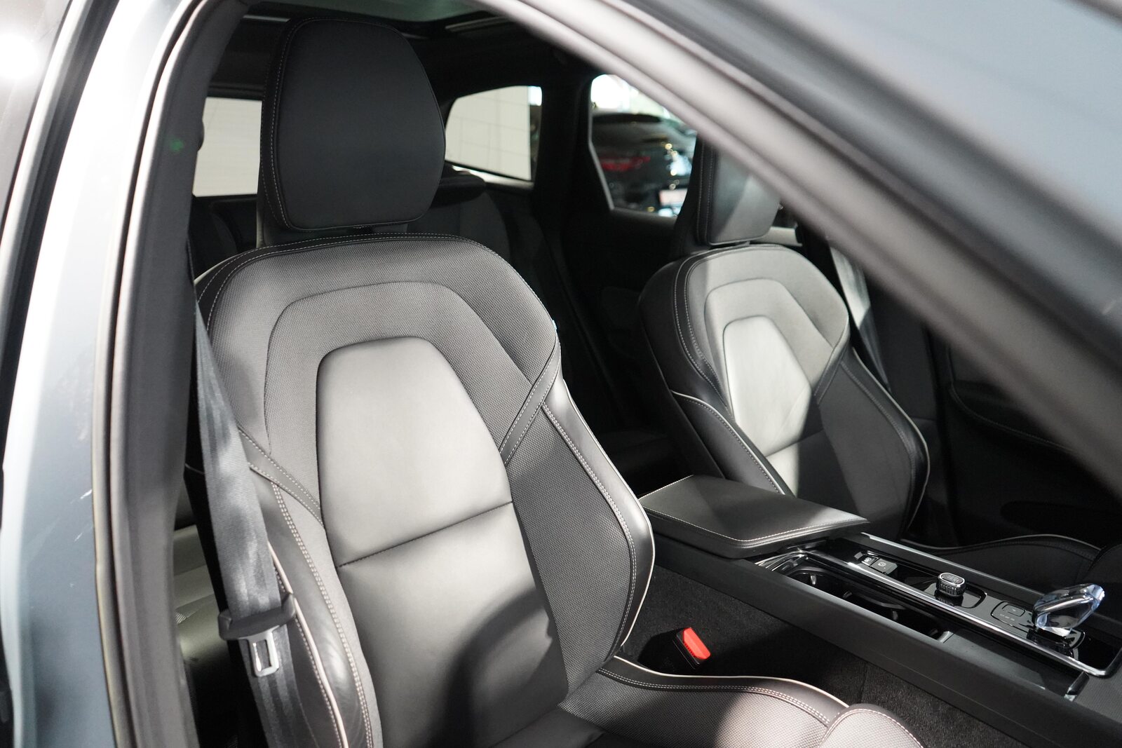 VOLVO XC60 2.0 B5 MH Ultimate Dark AWD, Hybride Léger Diesel/Électricité, Occasion / Utilisé, Automatique - 7