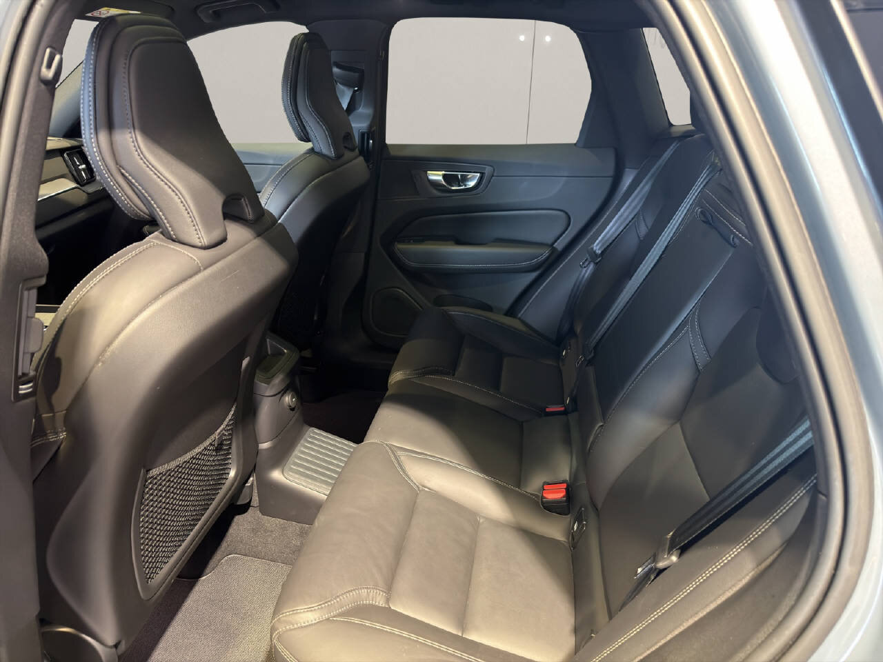 VOLVO XC60 2.0 T8 TE R-Design eAWD, Plug-in-Hybrid Benzin/Elektro, Occasion / Gebraucht, Automatik - 6