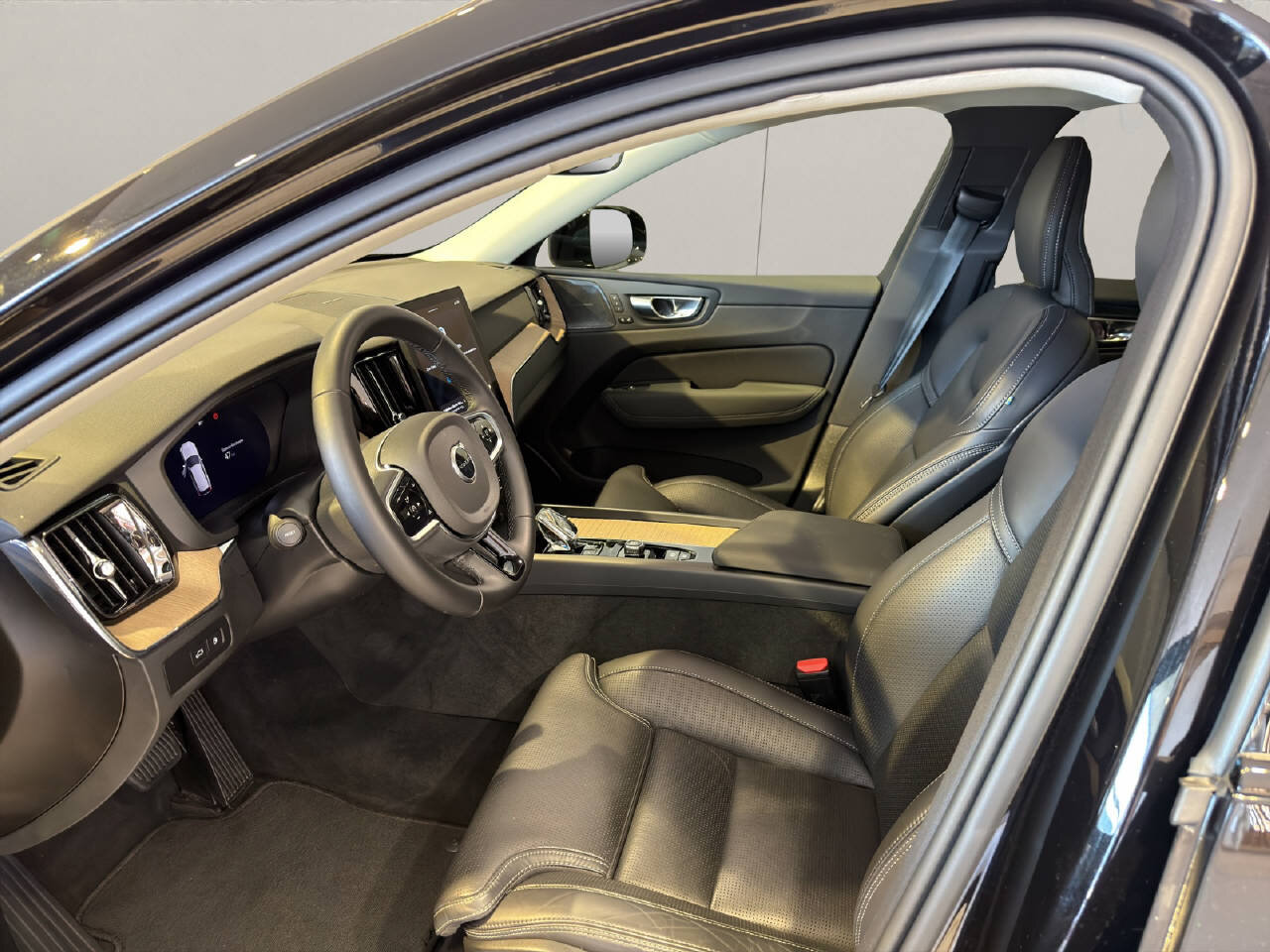 VOLVO XC60 2.0 T6 TE Plus Dark eAWD, Plug-in-Hybrid Benzin/Elektro, Occasion / Gebraucht, Automatik - 5