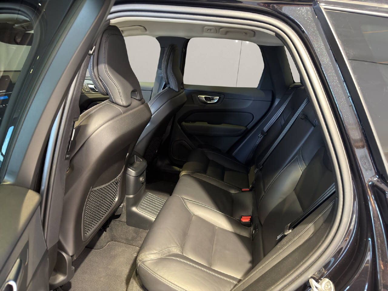 VOLVO XC60 2.0 T6 TE Plus Dark eAWD, Plug-in-Hybrid Benzin/Elektro, Occasion / Gebraucht, Automatik - 6