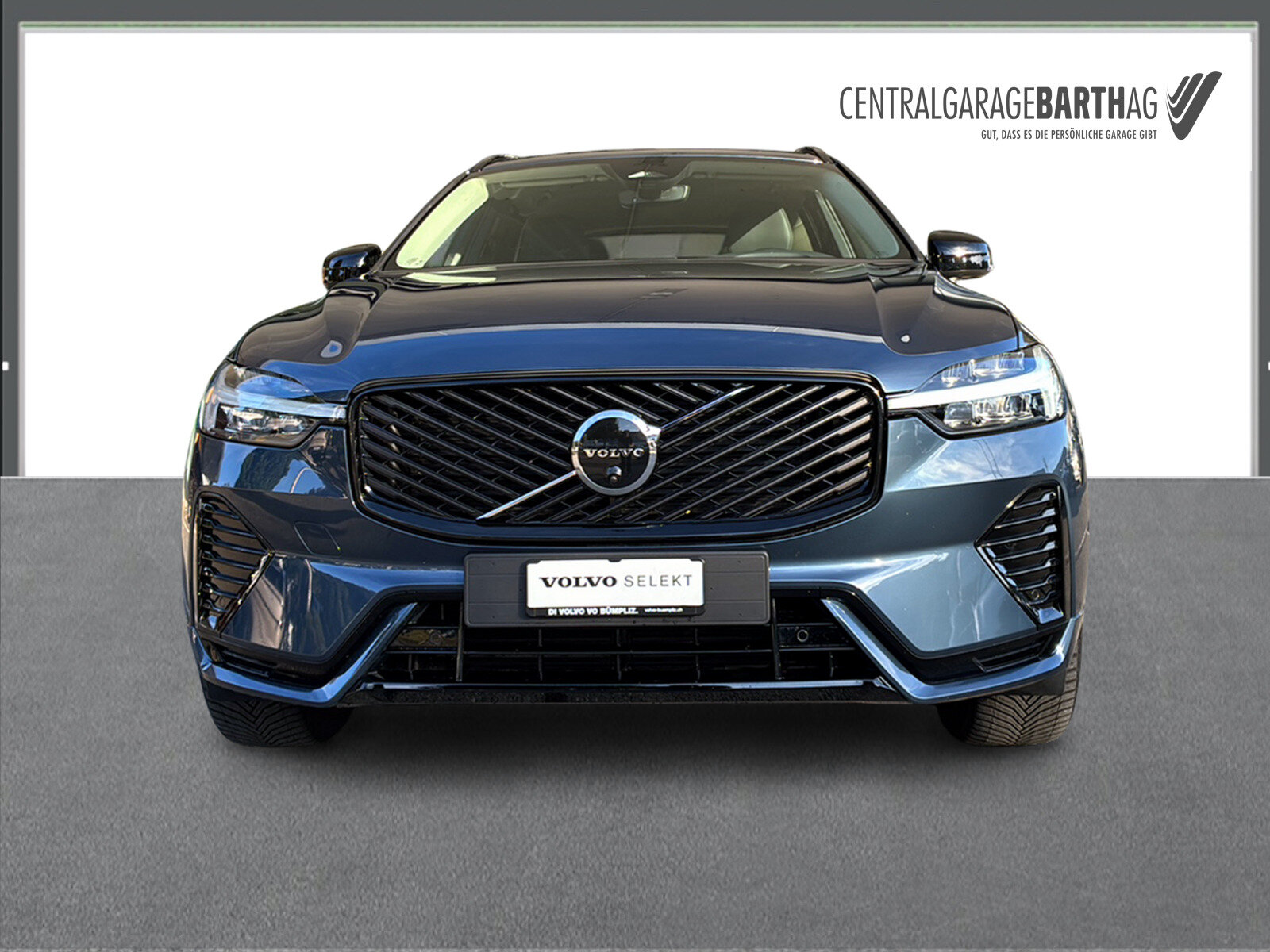 VOLVO XC60 2.0 B5 MH Plus Dark AWD, Mild-Hybrid Benzin/Elektro, Occasion / Gebraucht, Automatik - 2