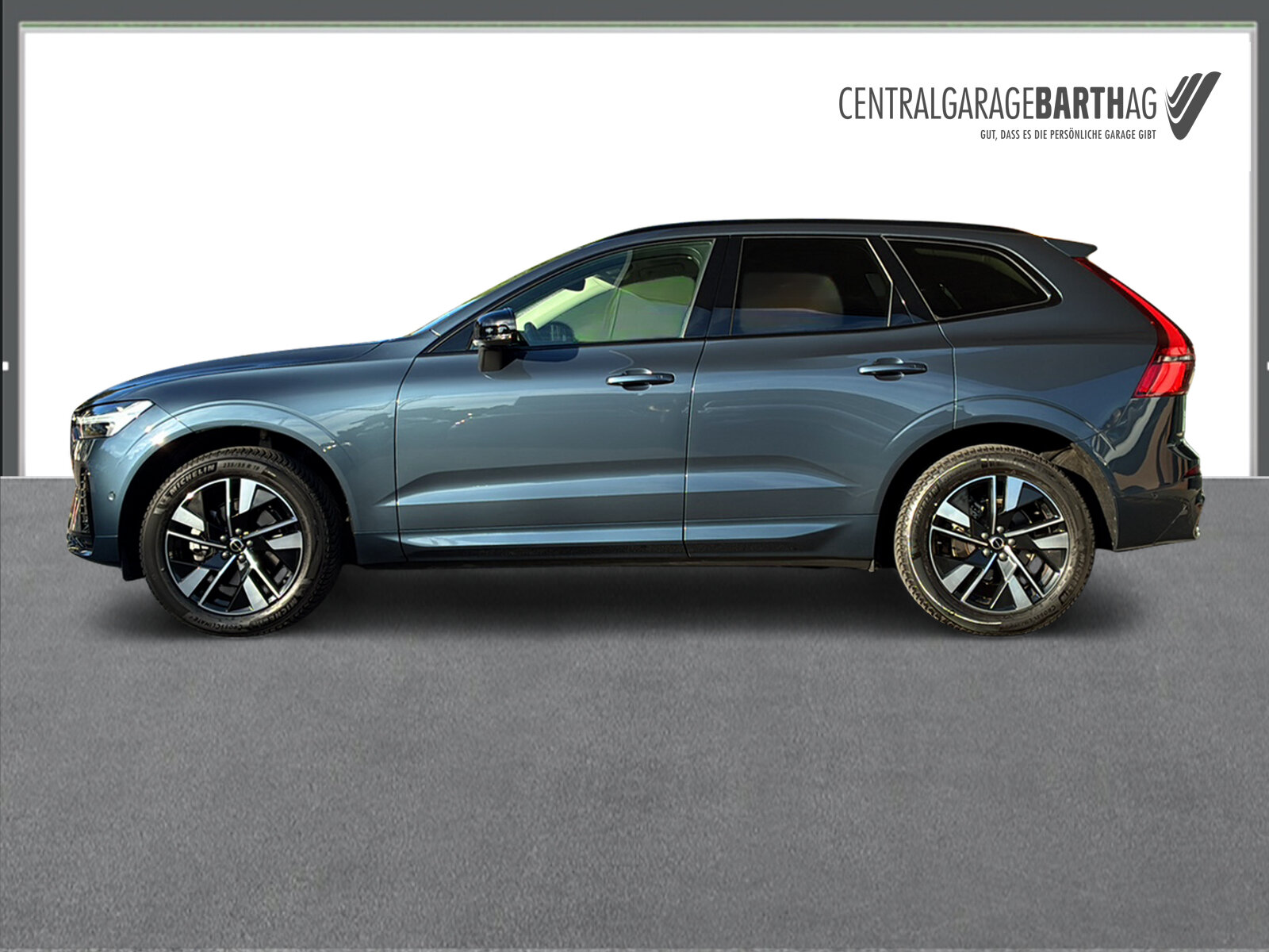 VOLVO XC60 2.0 B5 MH Plus Dark AWD, Mild-Hybrid Benzin/Elektro, Occasion / Gebraucht, Automatik - 4