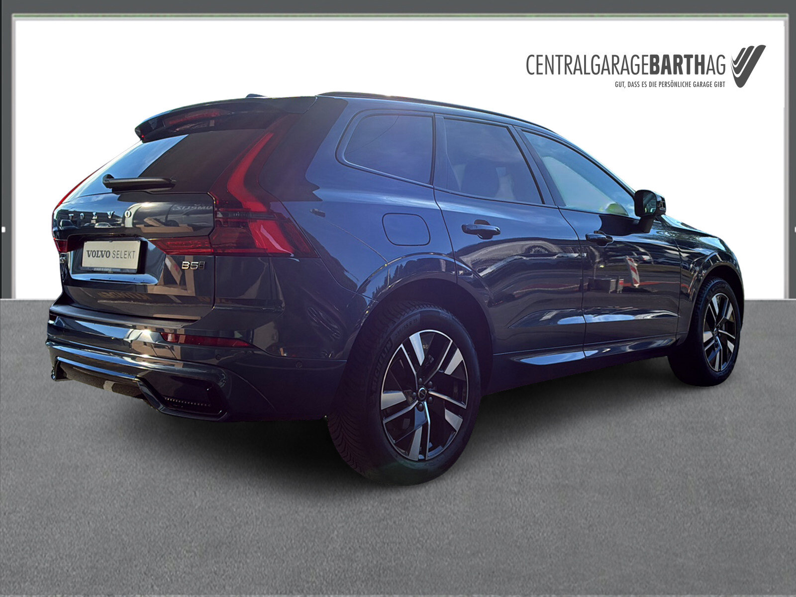 VOLVO XC60 2.0 B5 MH Plus Dark AWD, Mild-Hybrid Benzin/Elektro, Occasion / Gebraucht, Automatik - 7