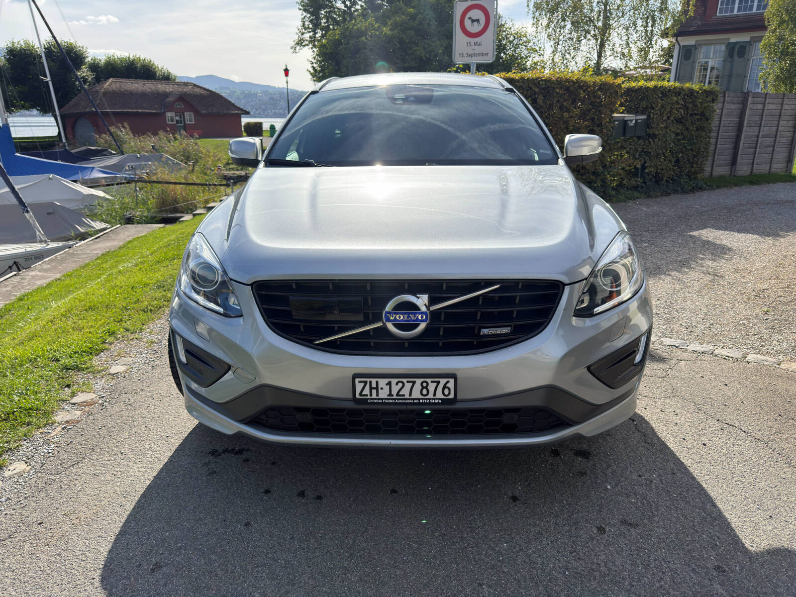 VOLVO XC60 2.4 D5 Momentum R-Design, Mild-Hybrid Benzin/Elektro, Occasion / Gebraucht, Automatik - 2