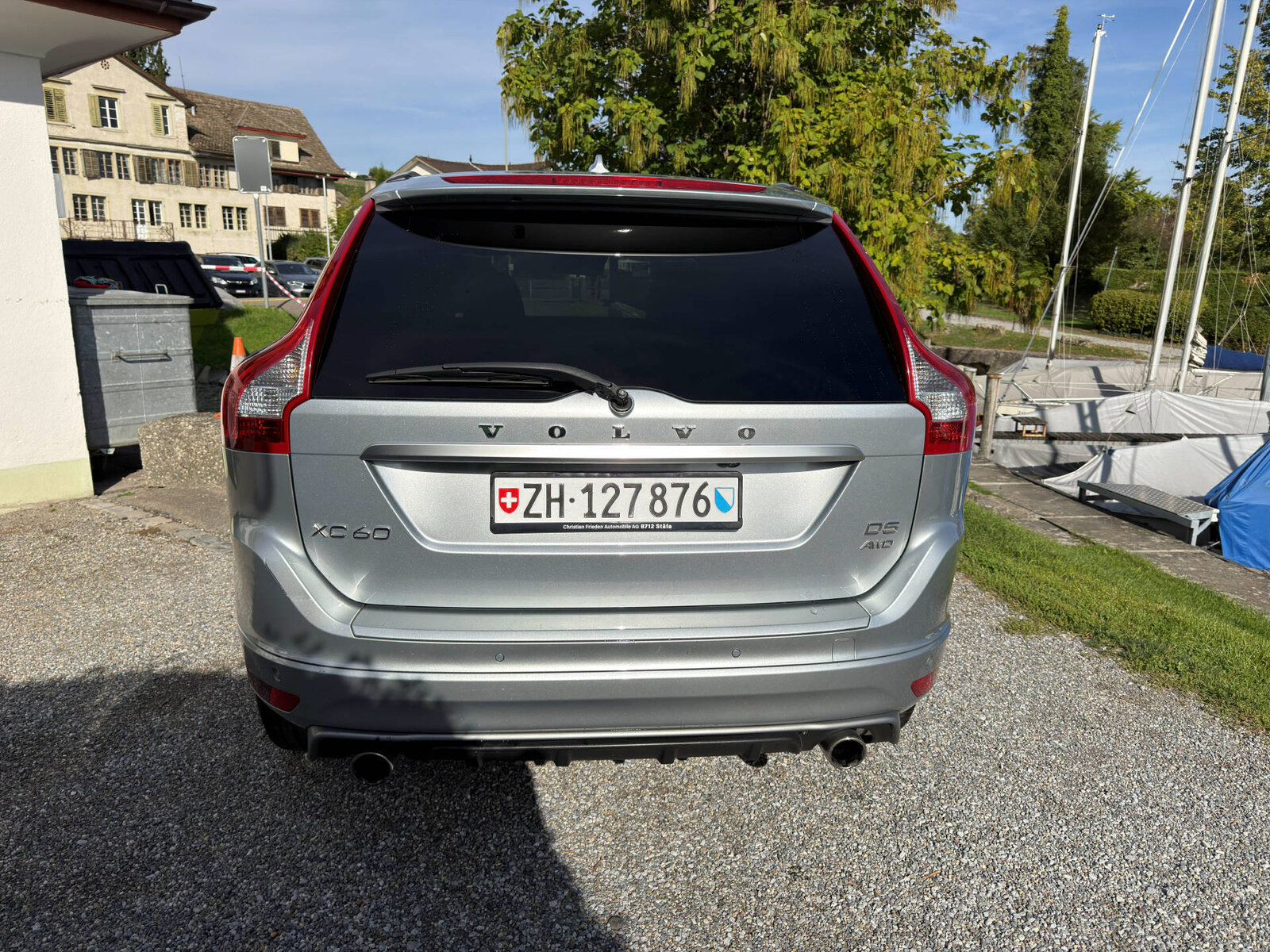 VOLVO XC60 2.4 D5 Momentum R-Design, Mild-Hybrid Benzin/Elektro, Occasion / Gebraucht, Automatik - 5