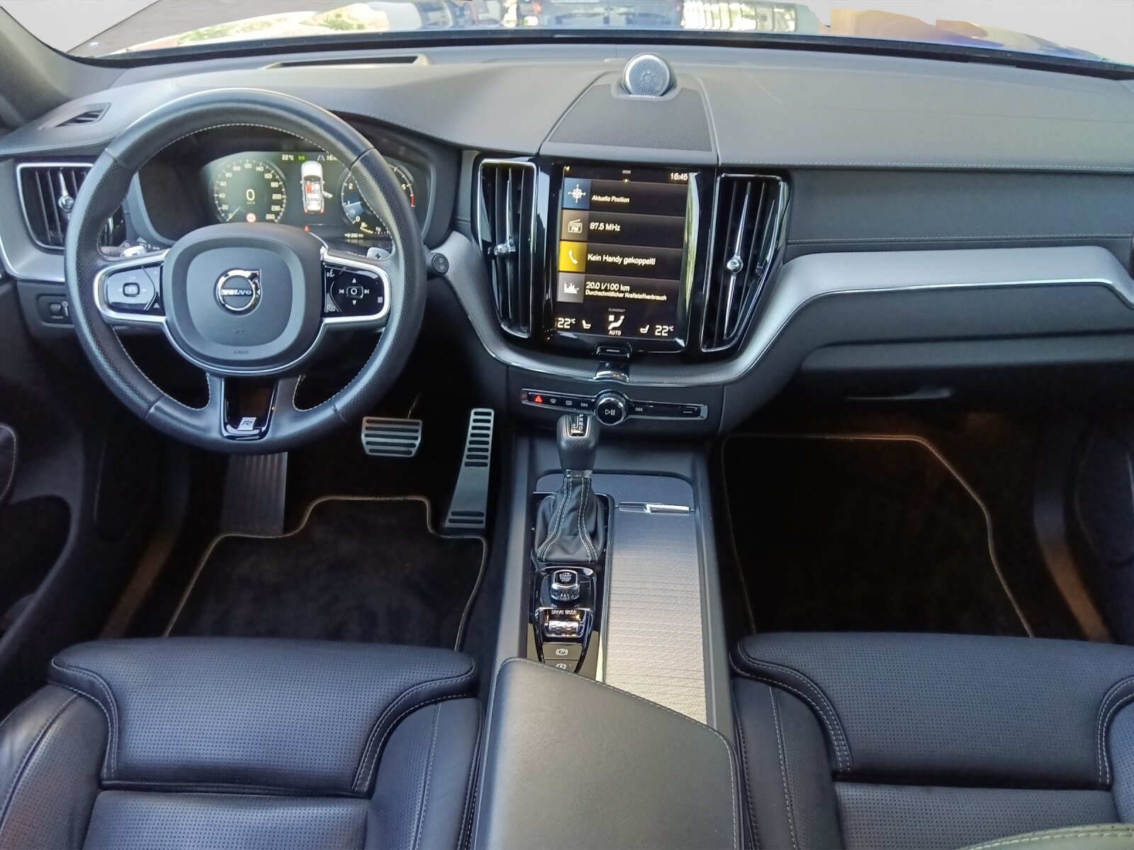 VOLVO XC60 2.0 T6 R-Design AWD, Petrol, Second hand / Used, Automatic - 7