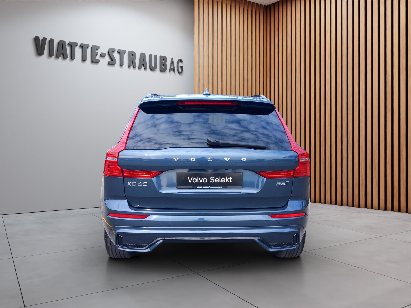 VOLVO XC60 2.0 B5 MH R-Design AWD, Hybride Leggero Benzina/Elettrica, Occasioni / Usate, Automatico - 2