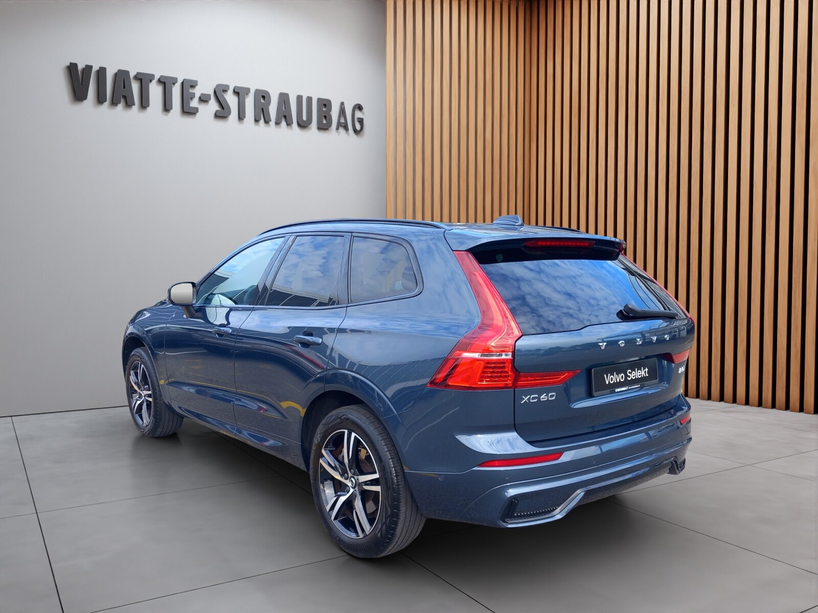 VOLVO XC60 2.0 B5 MH R-Design AWD, Hybride Leggero Benzina/Elettrica, Occasioni / Usate, Automatico - 3