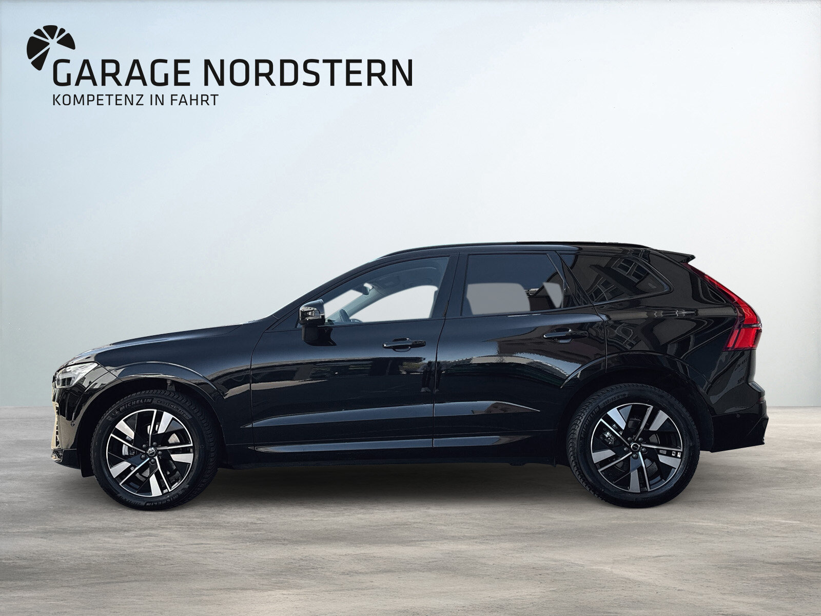 VOLVO XC60 2.0 B5 MH Plus Dark AWD, Hybride Leggero Benzina/Elettrica, Occasioni / Usate, Automatico - 2