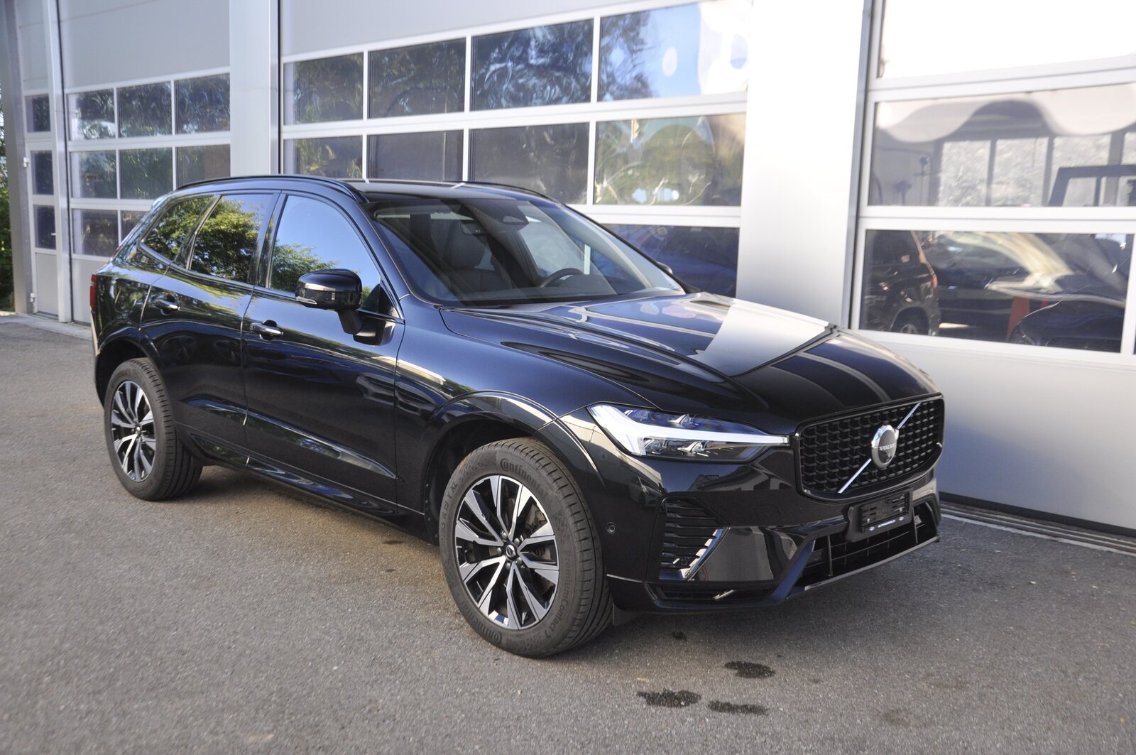 VOLVO XC60 B5 Benzin Mild Hybrid AWD Plus Dark Geartronic