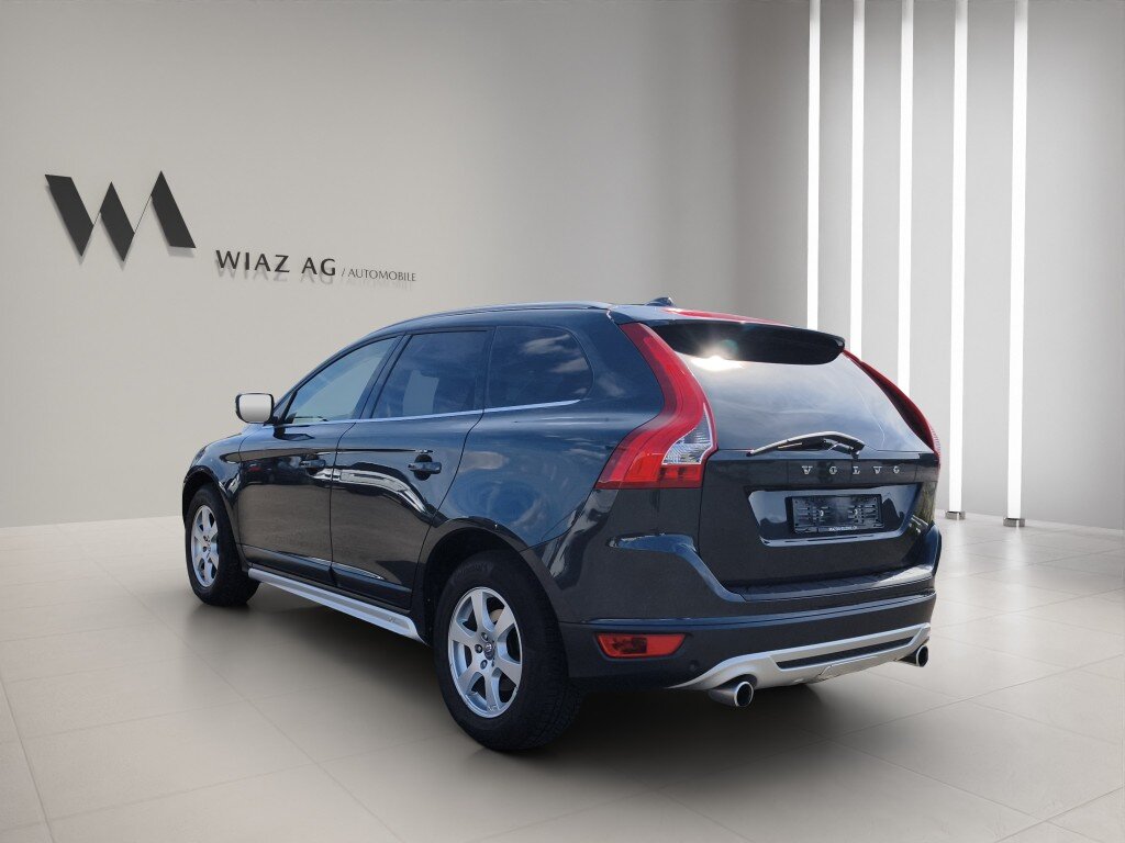VOLVO XC60 2.4 D5 Kinetic R-Design AWD, Diesel, Second hand / Used, Automatic - 4