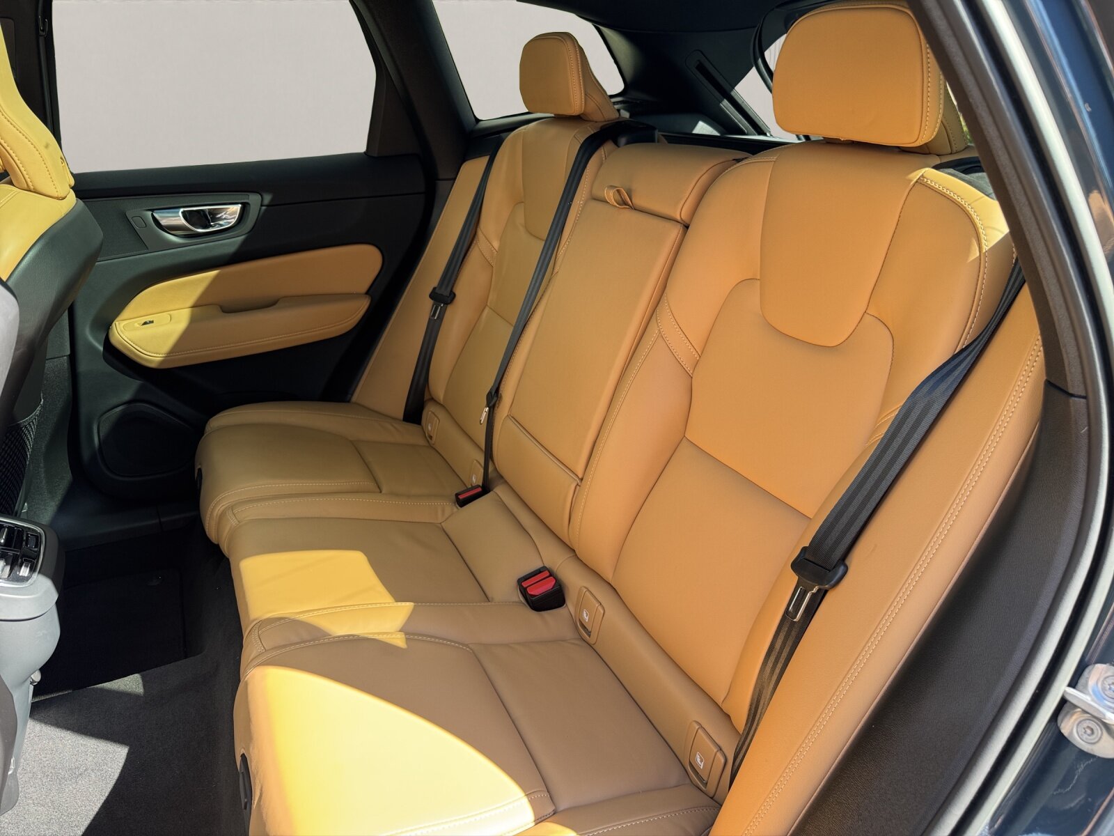 VOLVO XC60 2.0 B5 MH Ultimate Bright AWD, Mild-Hybrid Benzin/Elektro, Occasion / Gebraucht, Automatik - 7