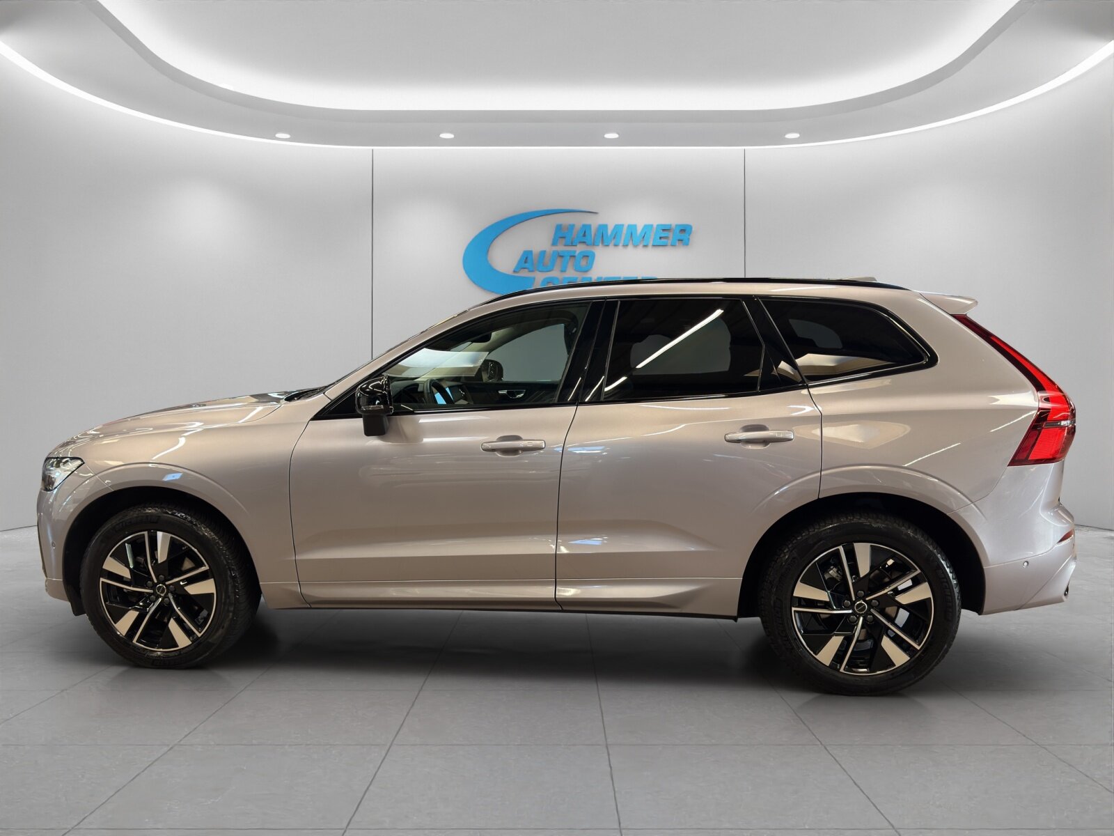 VOLVO XC60 2.0 B5 MH Plus Dark AWD, Mild-Hybrid Benzin/Elektro, Occasion / Gebraucht, Automatik - 2