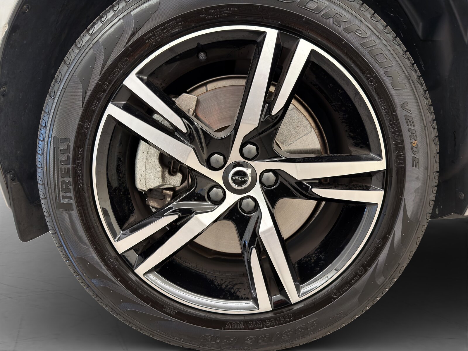 VOLVO XC60 2.0 R-Design AWD, Hybride Léger Diesel/Électricité, Occasion / Utilisé, Automatique - 6