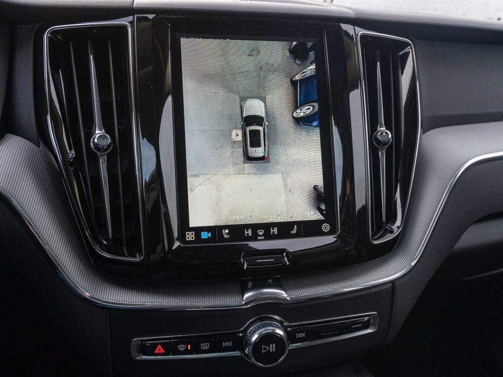 VOLVO XC60 2.0 T6 TE Plus Dark eAWD, Plug-in-Hybrid Benzin/Elektro, Occasion / Gebraucht, Automatik - 4
