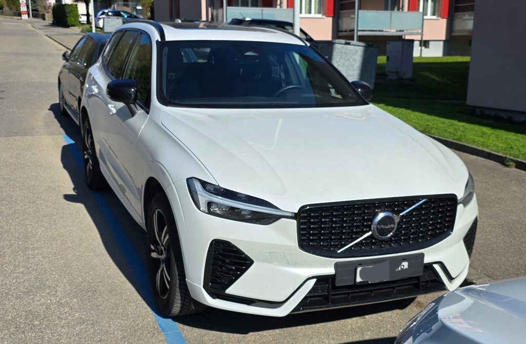 VOLVO XC60 2.0 T6 TE R-Design eAWD