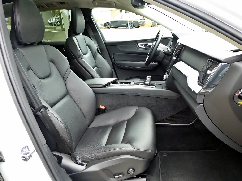 VOLVO XC60 T6 eAWD Inscr. Expression, Hybride Rechargeable Essence/Électricité, Occasion / Utilisé, Automatique - 5