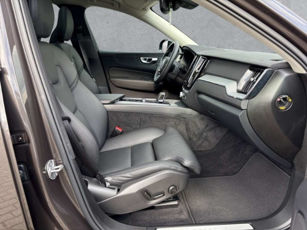 VOLVO XC60 2.0 T6 TE Plus Dark eAWD, Plug-in-Hybrid Petrol/Electric, Second hand / Used, Automatic - 3