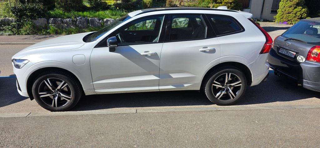 VOLVO XC60 2.0 T6 TE R-Design eAWD, Plug-in-Hybrid Petrol/Electric, Second hand / Used, Automatic - 4