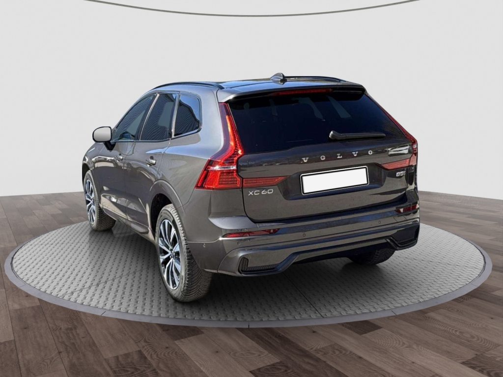VOLVO XC60 2.0 B5 MH Plus Dark AWD, Mild-Hybrid Benzin/Elektro, Occasion / Gebraucht, Automatik - 3