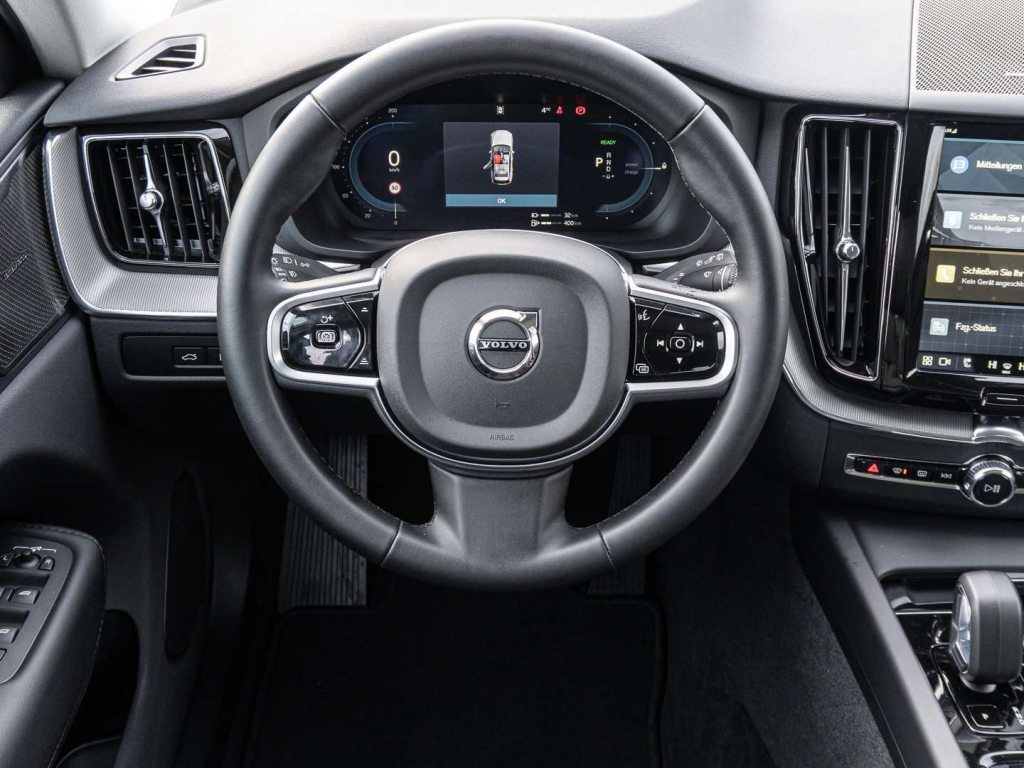 VOLVO XC60 2.0 T6 TE Plus Dark eAWD, Plug-in-Hybrid Benzin/Elektro, Occasion / Gebraucht, Automatik - 6