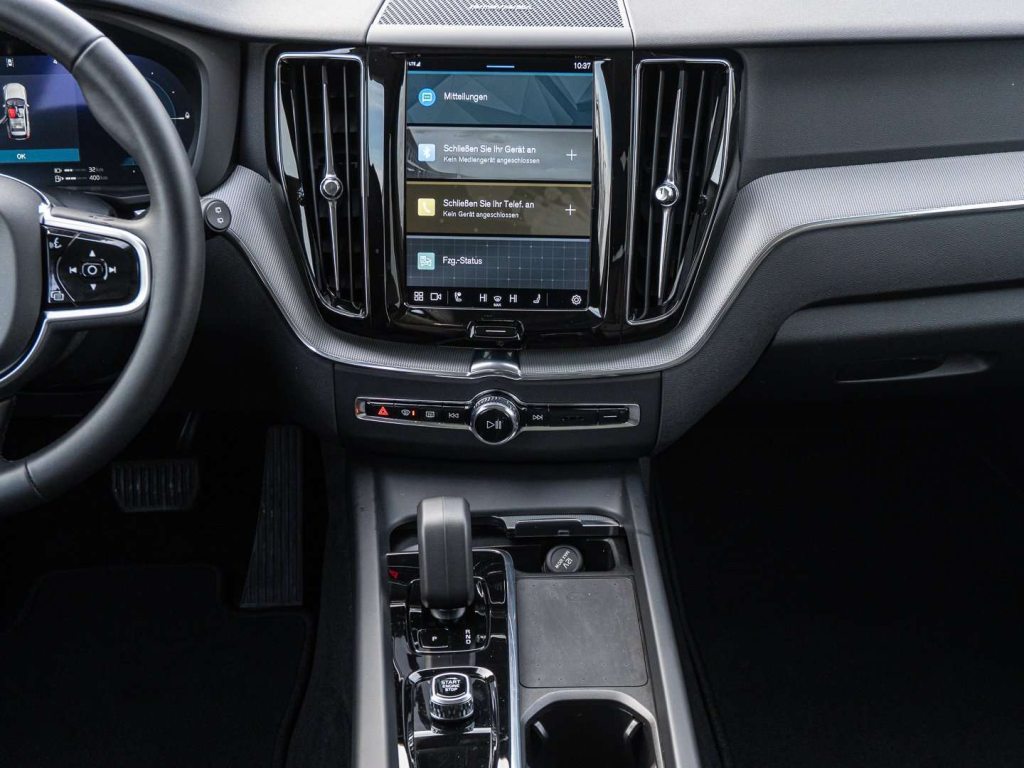 VOLVO XC60 2.0 T6 TE Plus Dark eAWD, Plug-in-Hybrid Benzin/Elektro, Occasion / Gebraucht, Automatik - 7